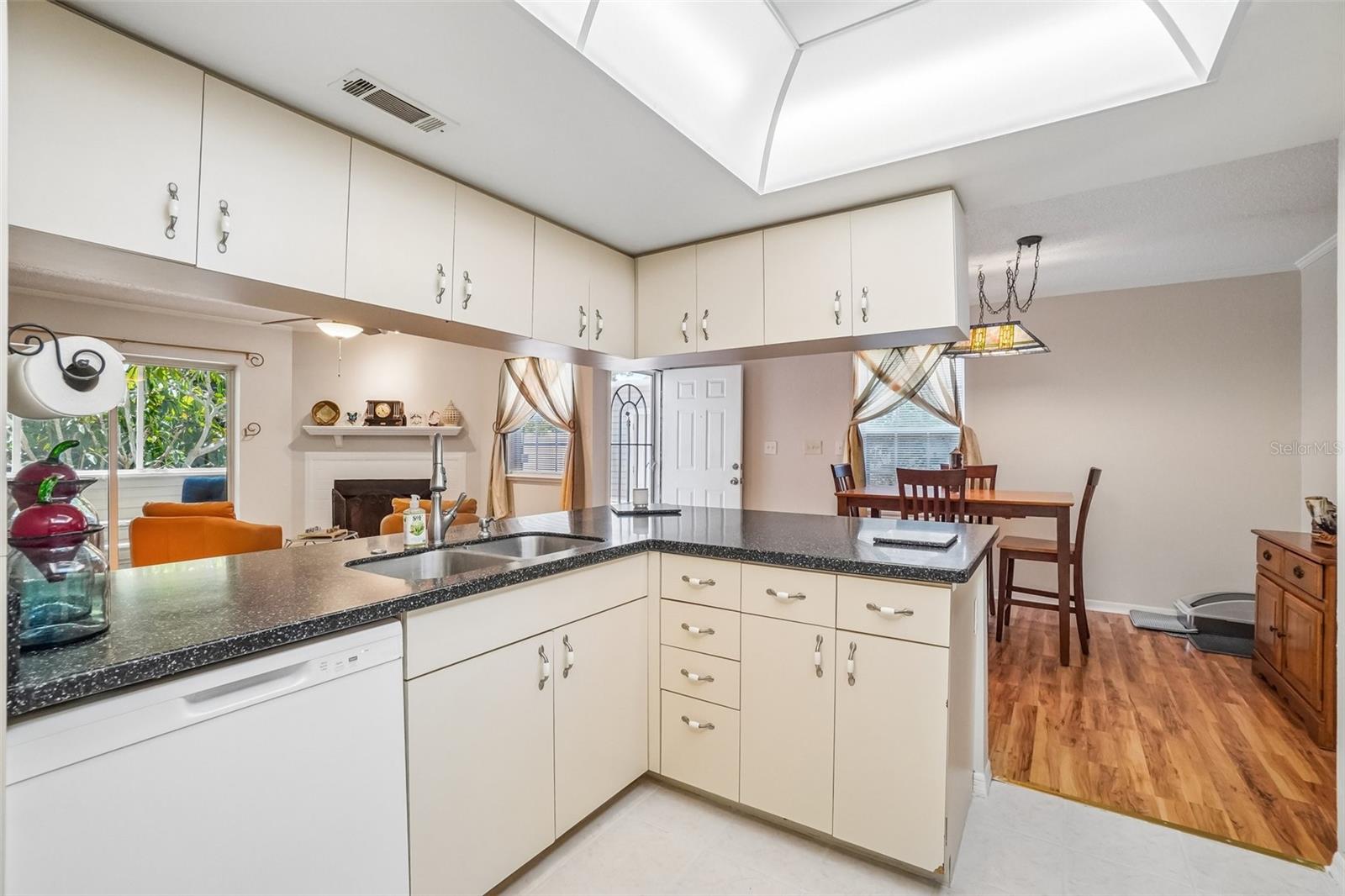SAVANNAH TRACE I A CONDOMIN - Residential
