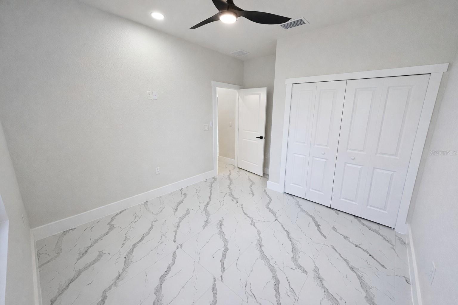 LEHIGH ESTATES - Residential Income