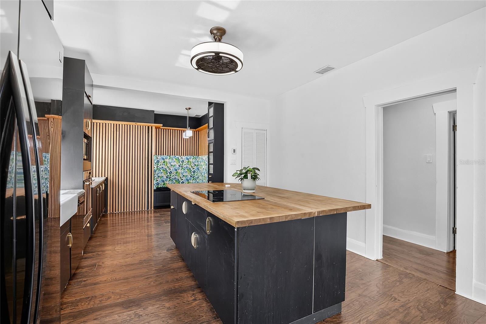 MEADOWBROOK - Residential