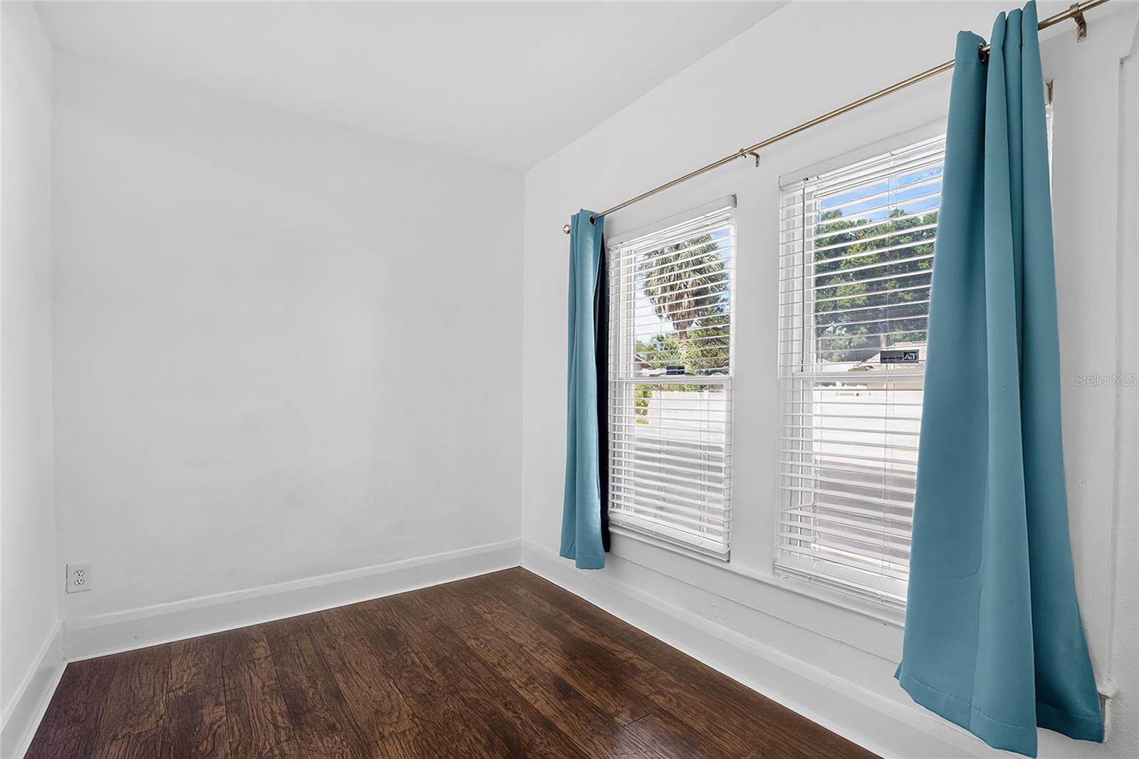 MEADOWBROOK - Residential