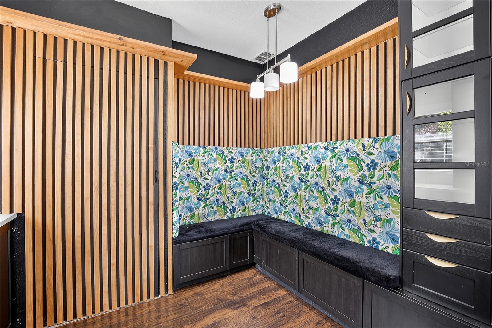 MEADOWBROOK - Residential