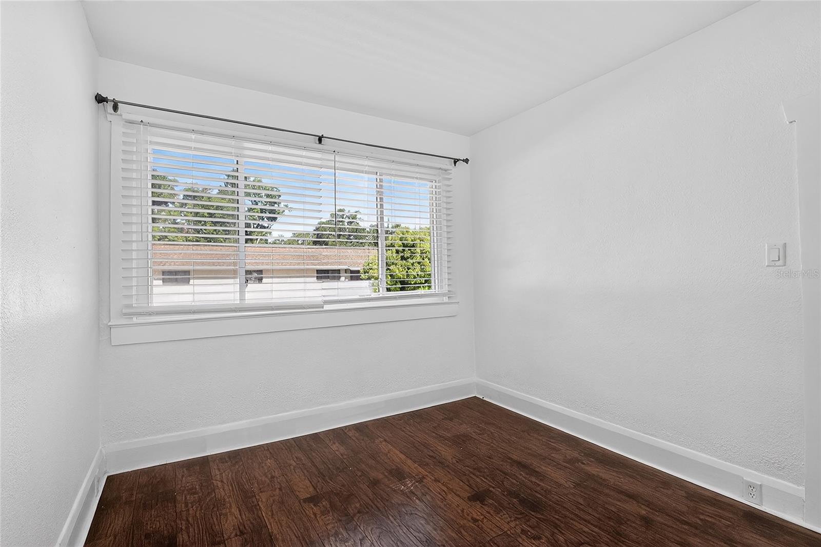 MEADOWBROOK - Residential