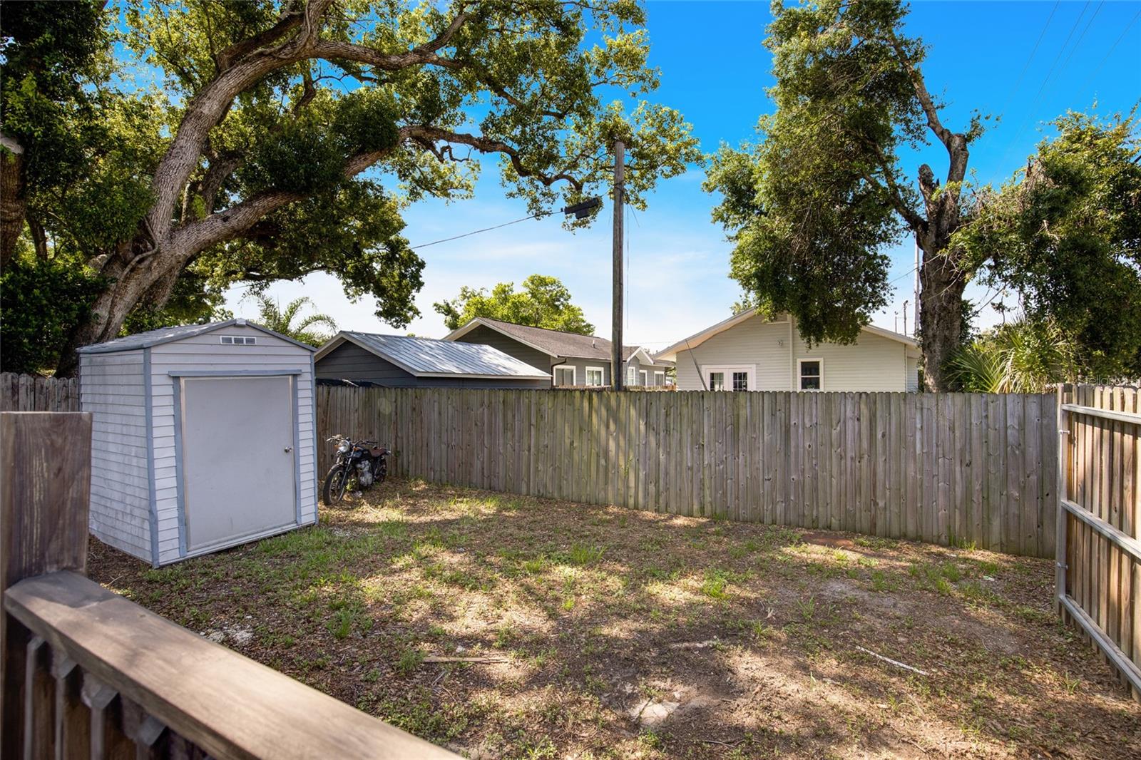 MEADOWBROOK - Residential
