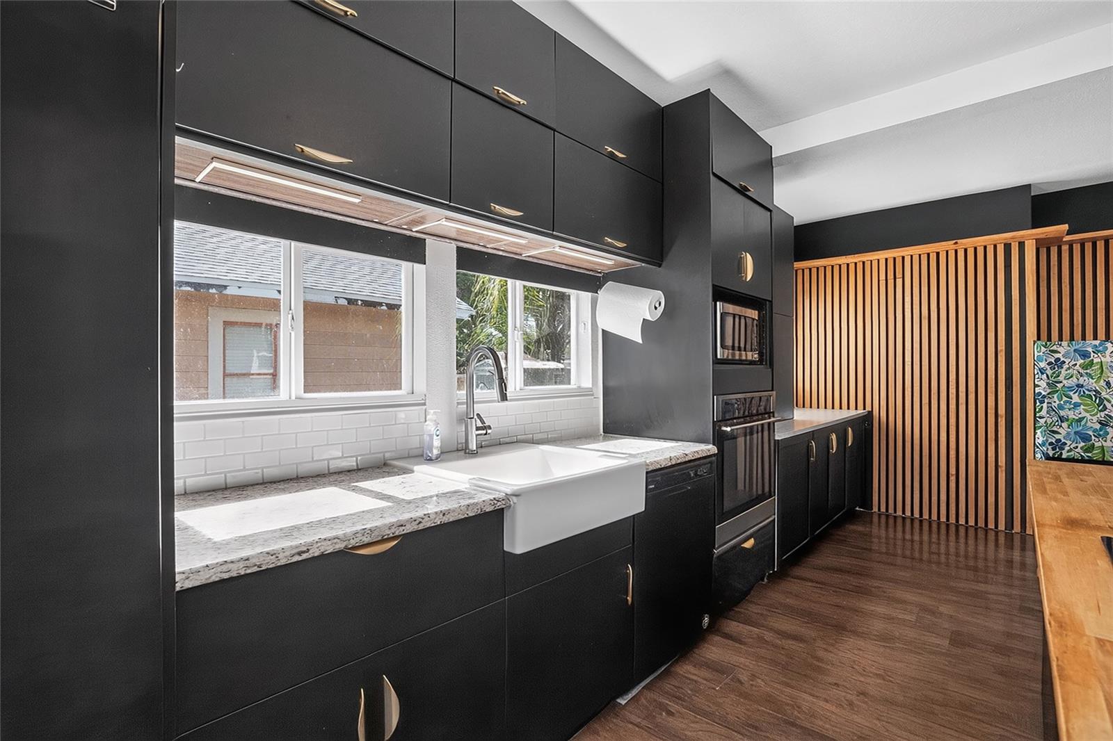 MEADOWBROOK - Residential