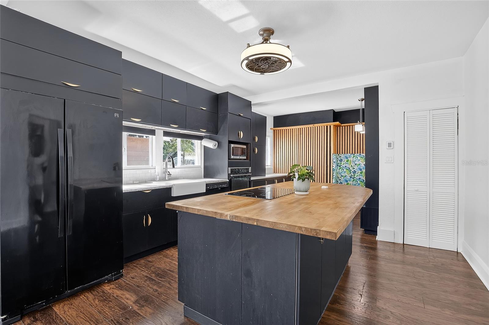MEADOWBROOK - Residential