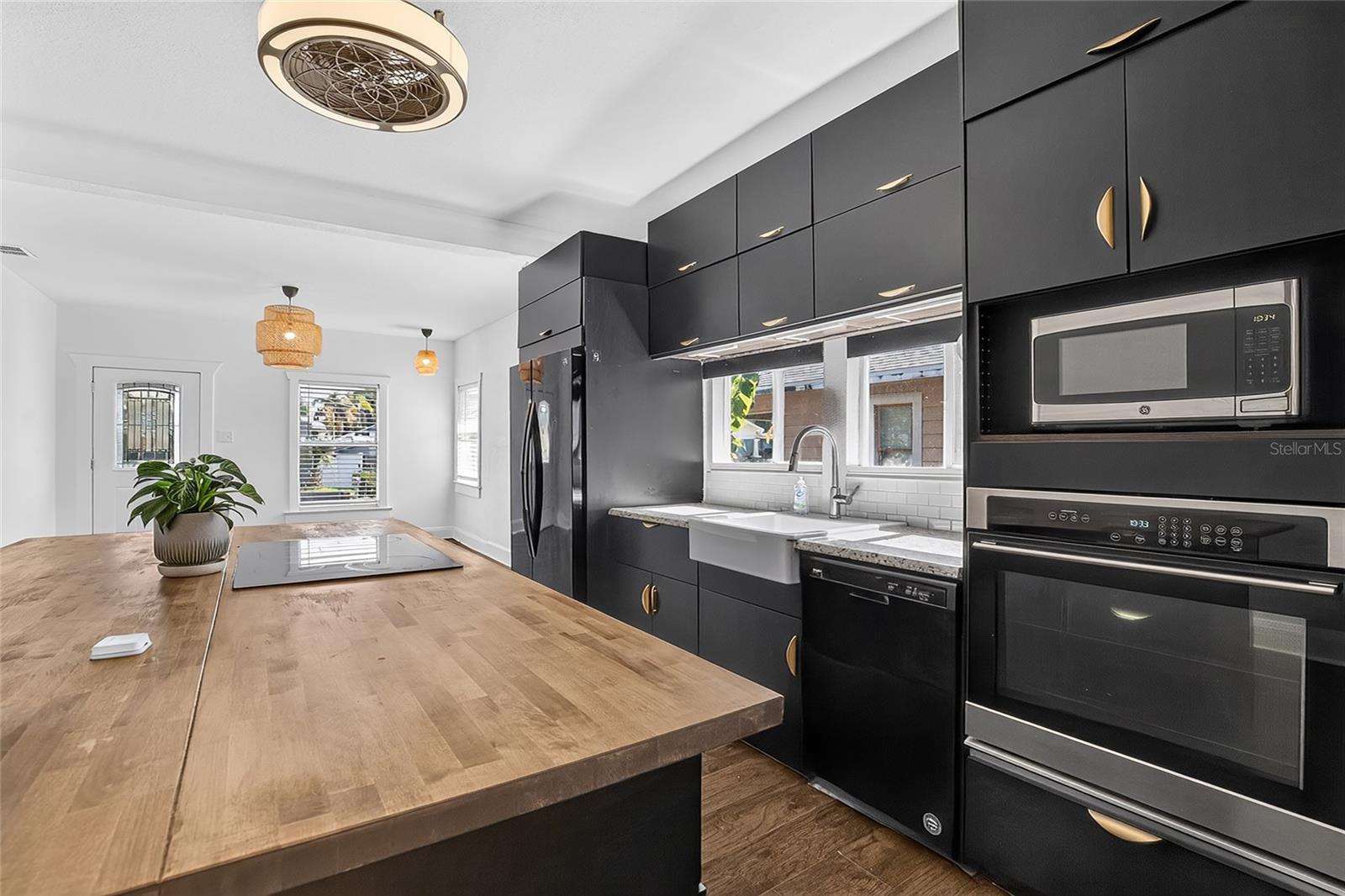 MEADOWBROOK - Residential