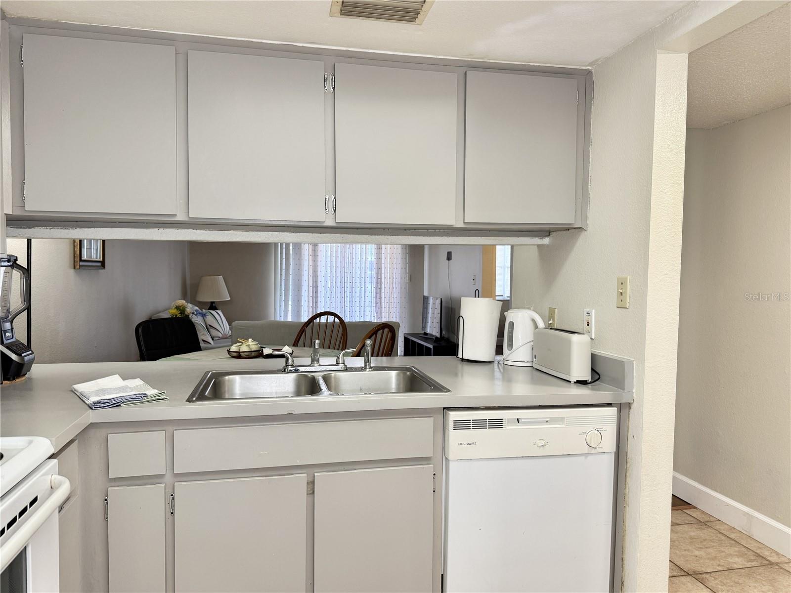 TERRACE PALMS CONDOMINIUM - Residential