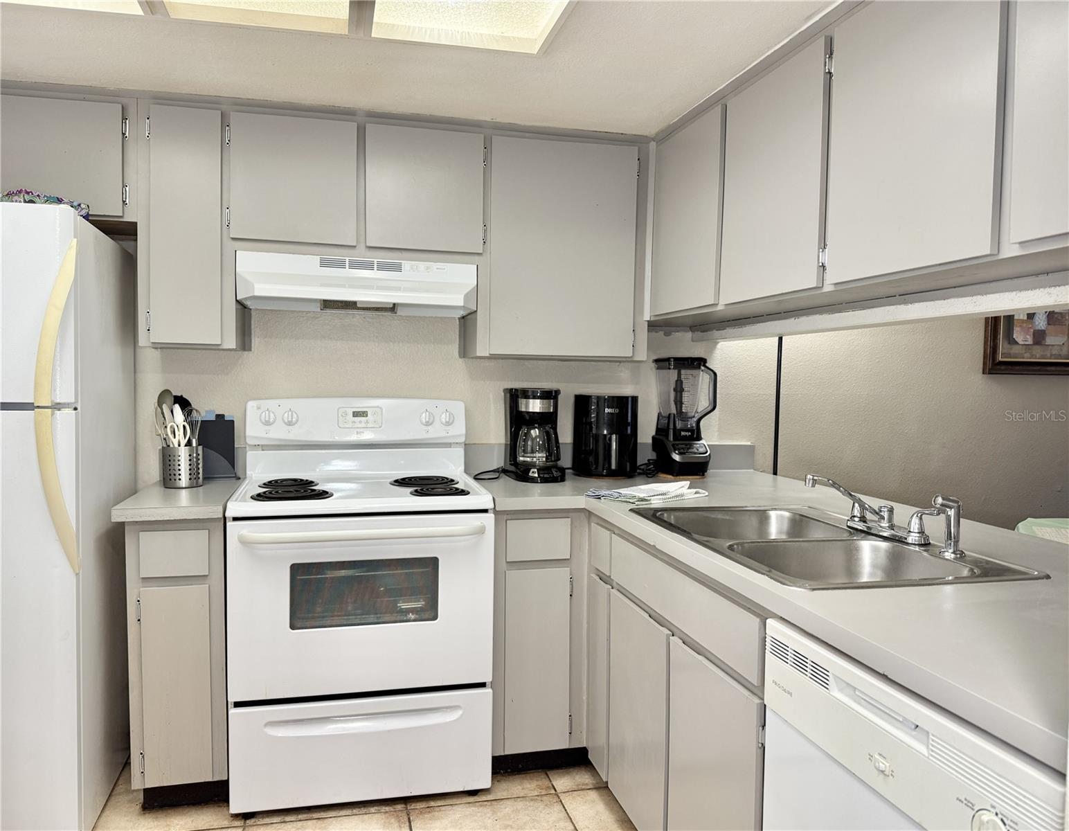 TERRACE PALMS CONDOMINIUM - Residential