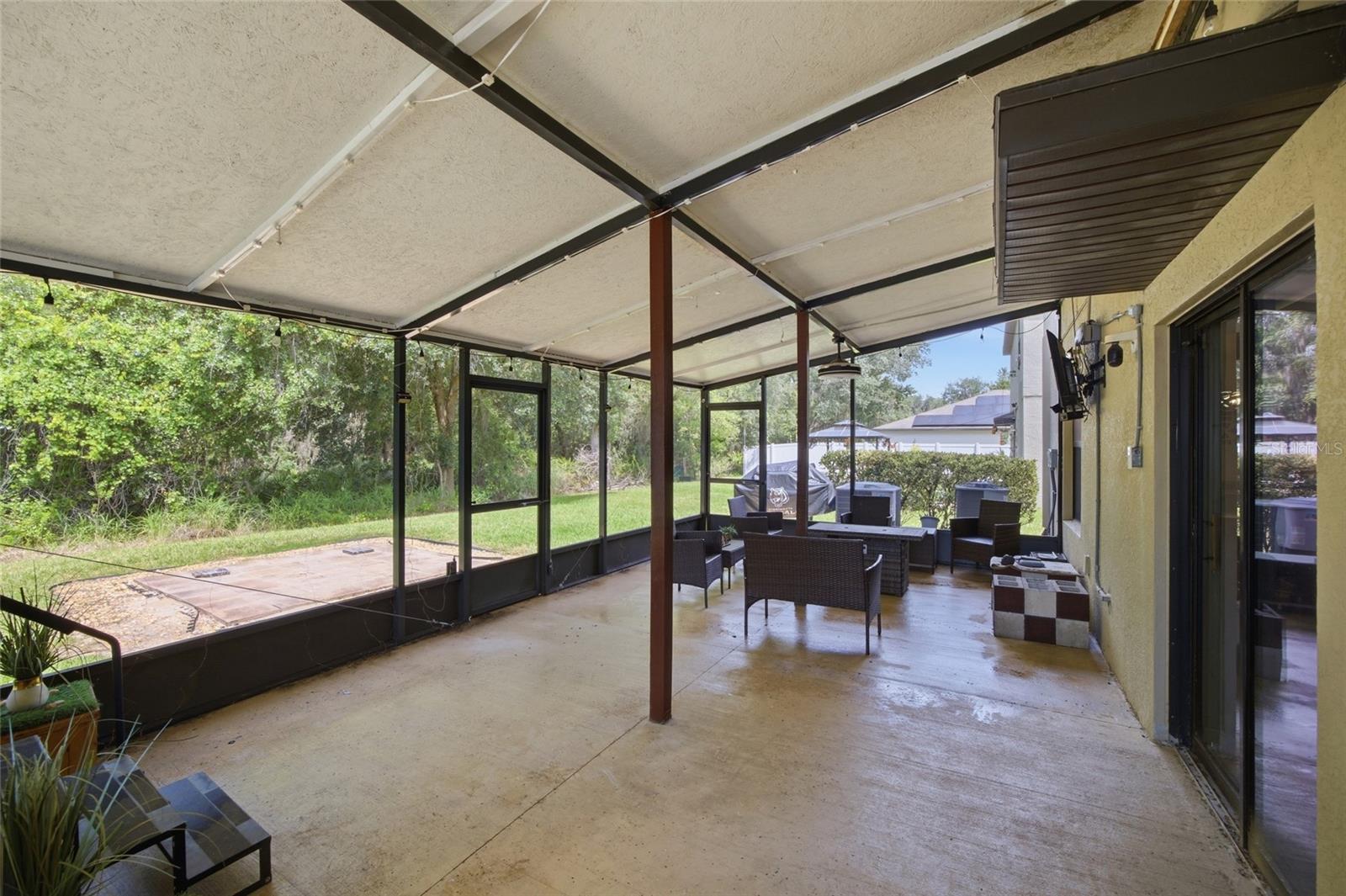 HIDDEN RIVER - Residential