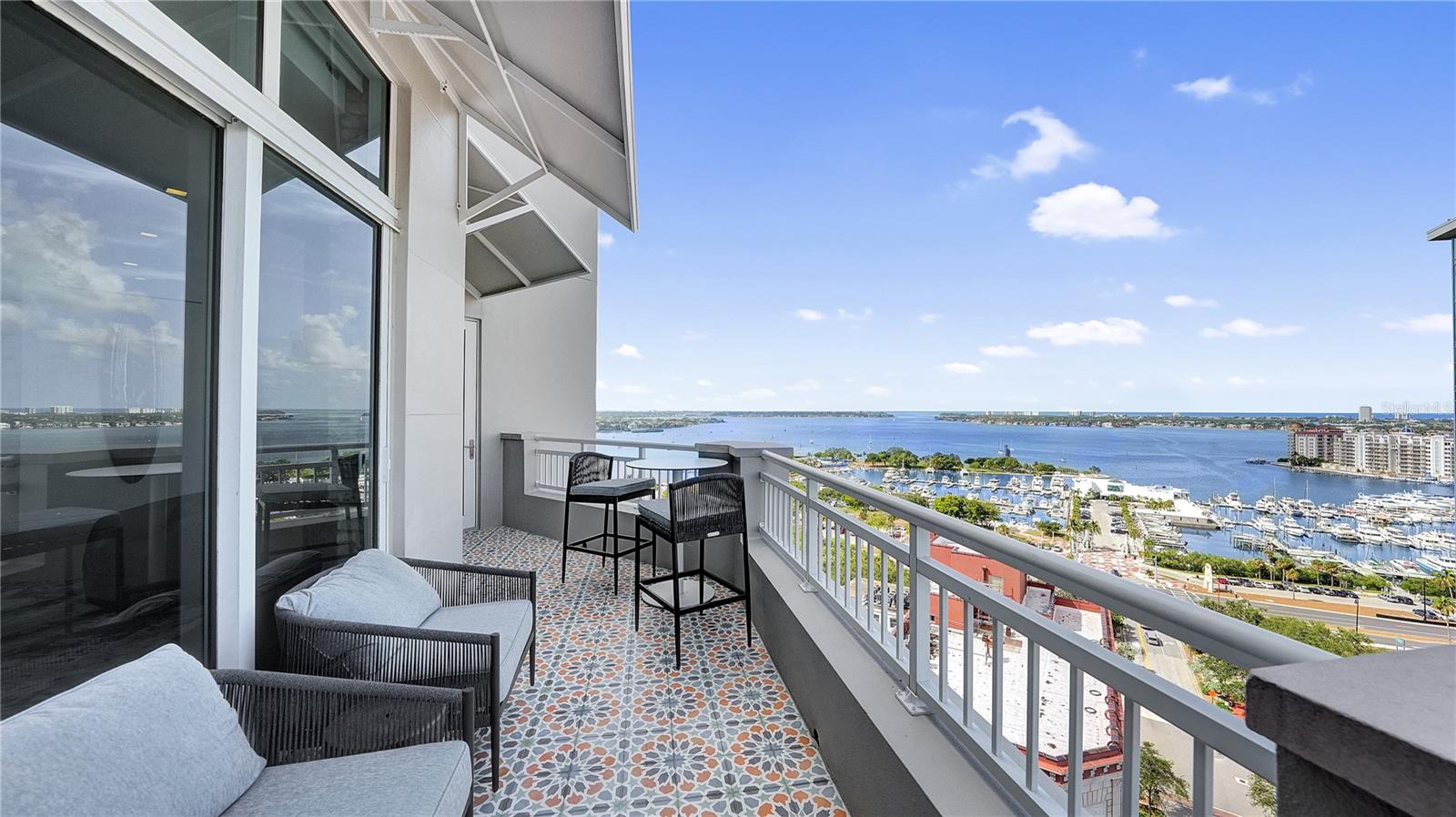 1350 MAIN RESIDENTIAL - Residential