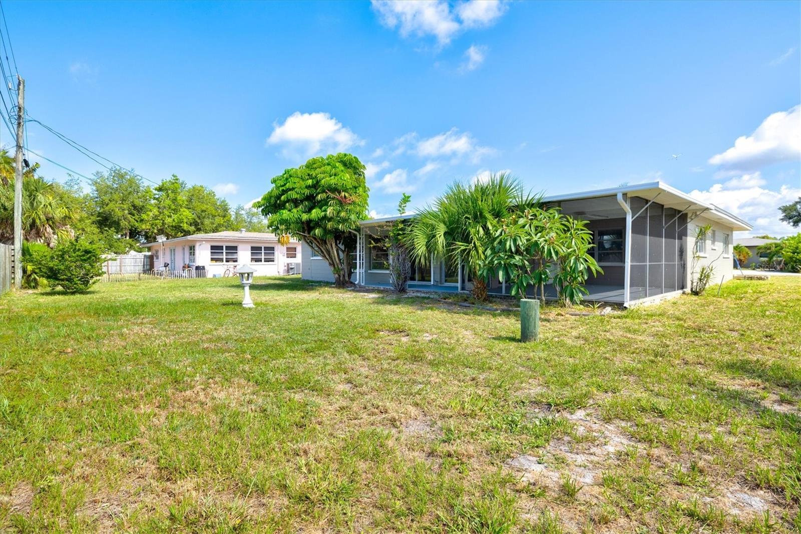 BEACH MANOR - Residential
