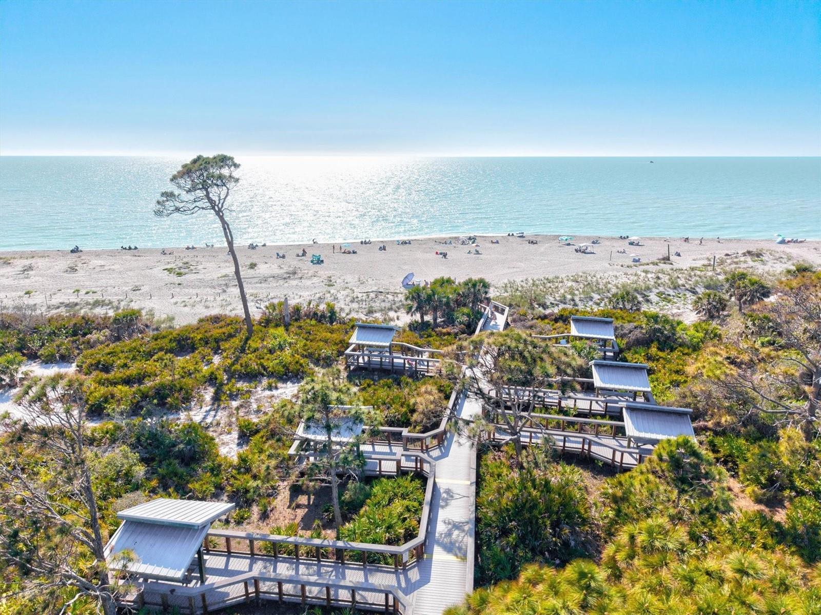 BEACH MANOR - Residential