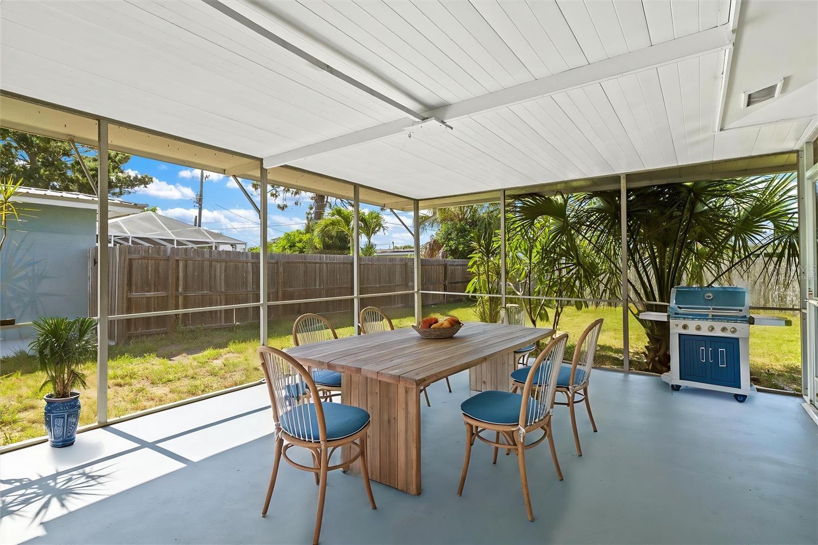 BEACH MANOR - Residential
