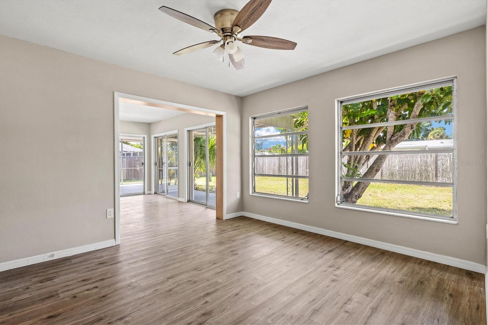 BEACH MANOR - Residential