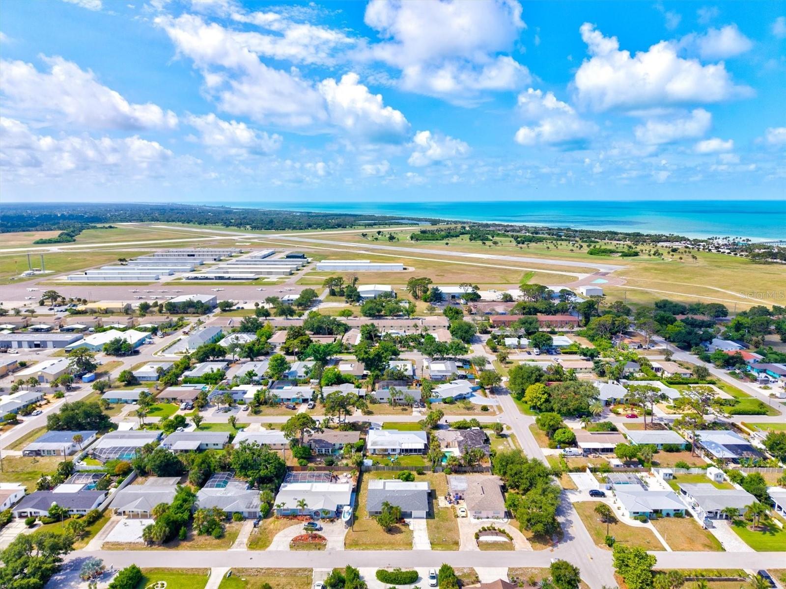 BEACH MANOR - Residential