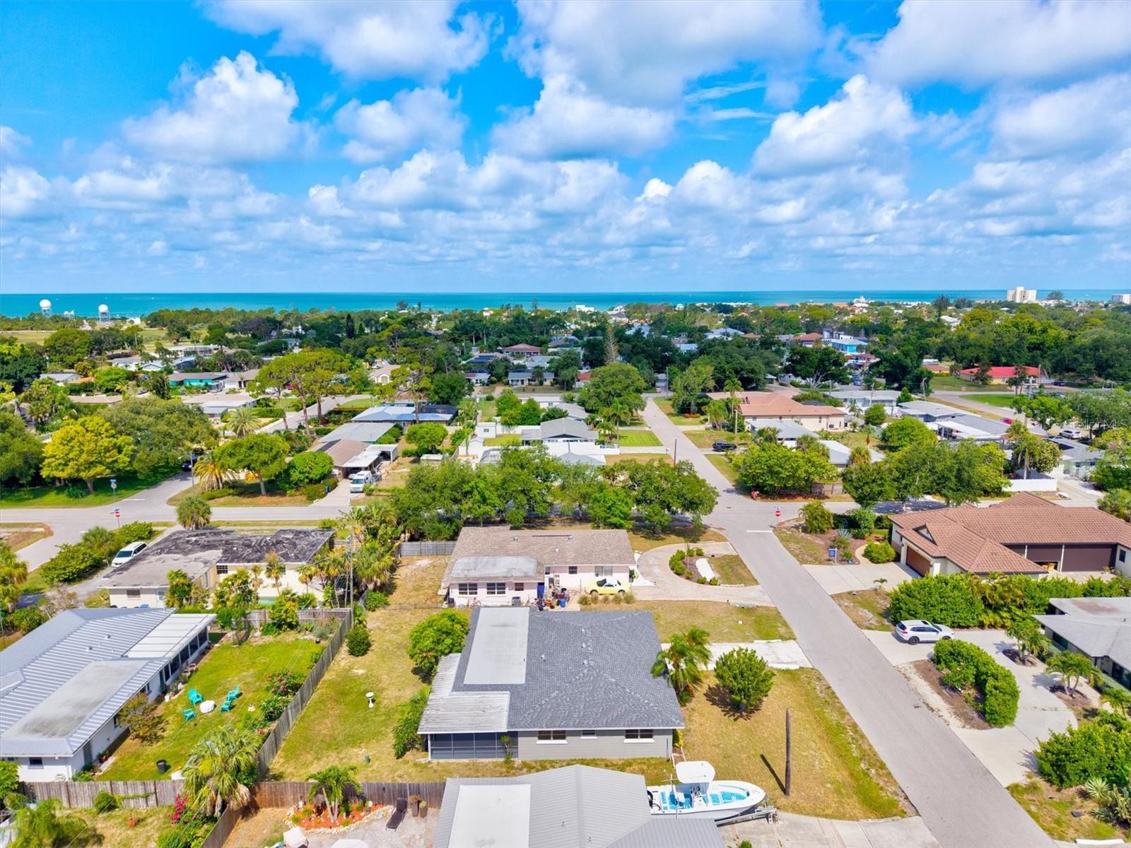 BEACH MANOR - Residential