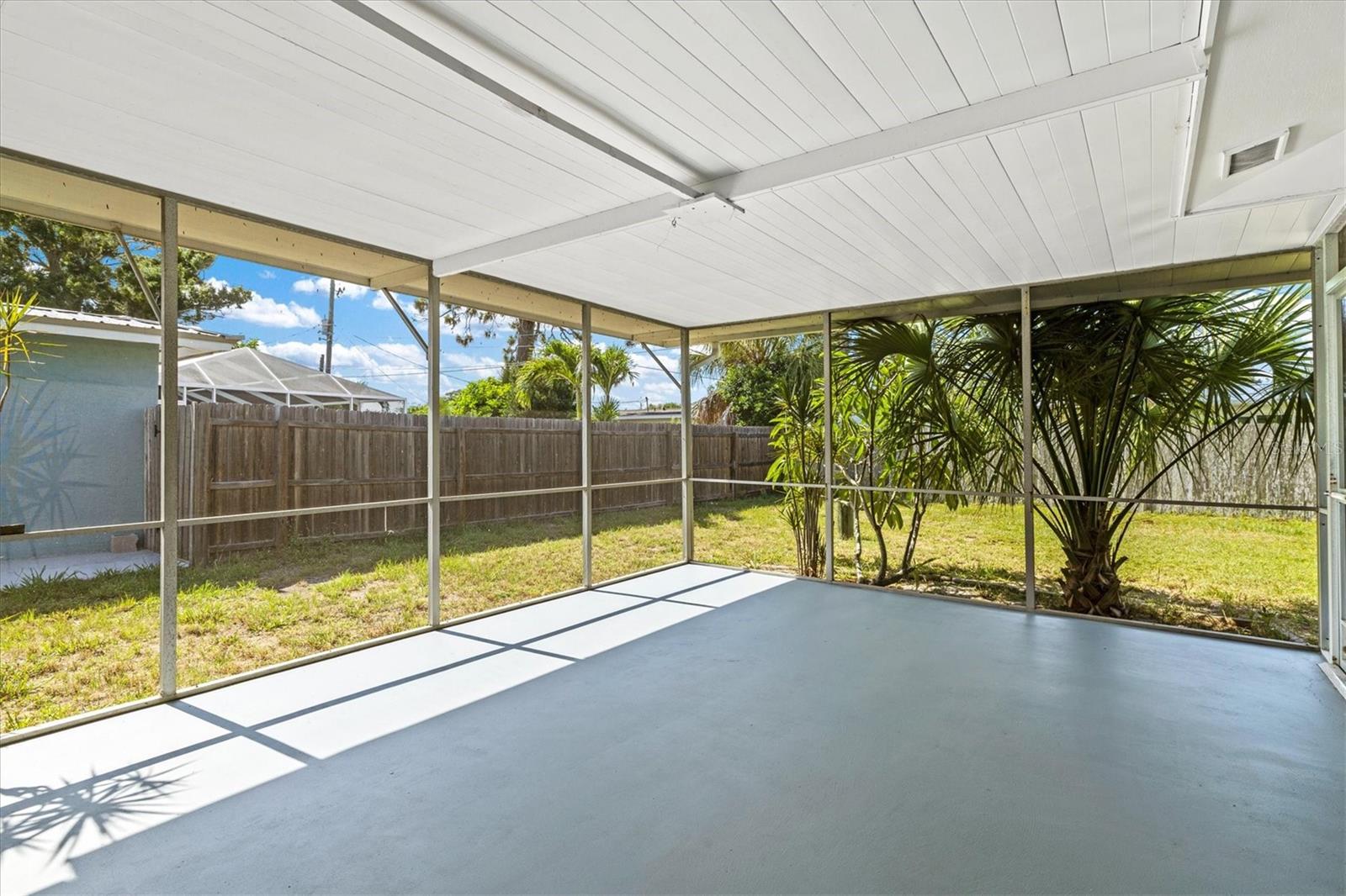 BEACH MANOR - Residential