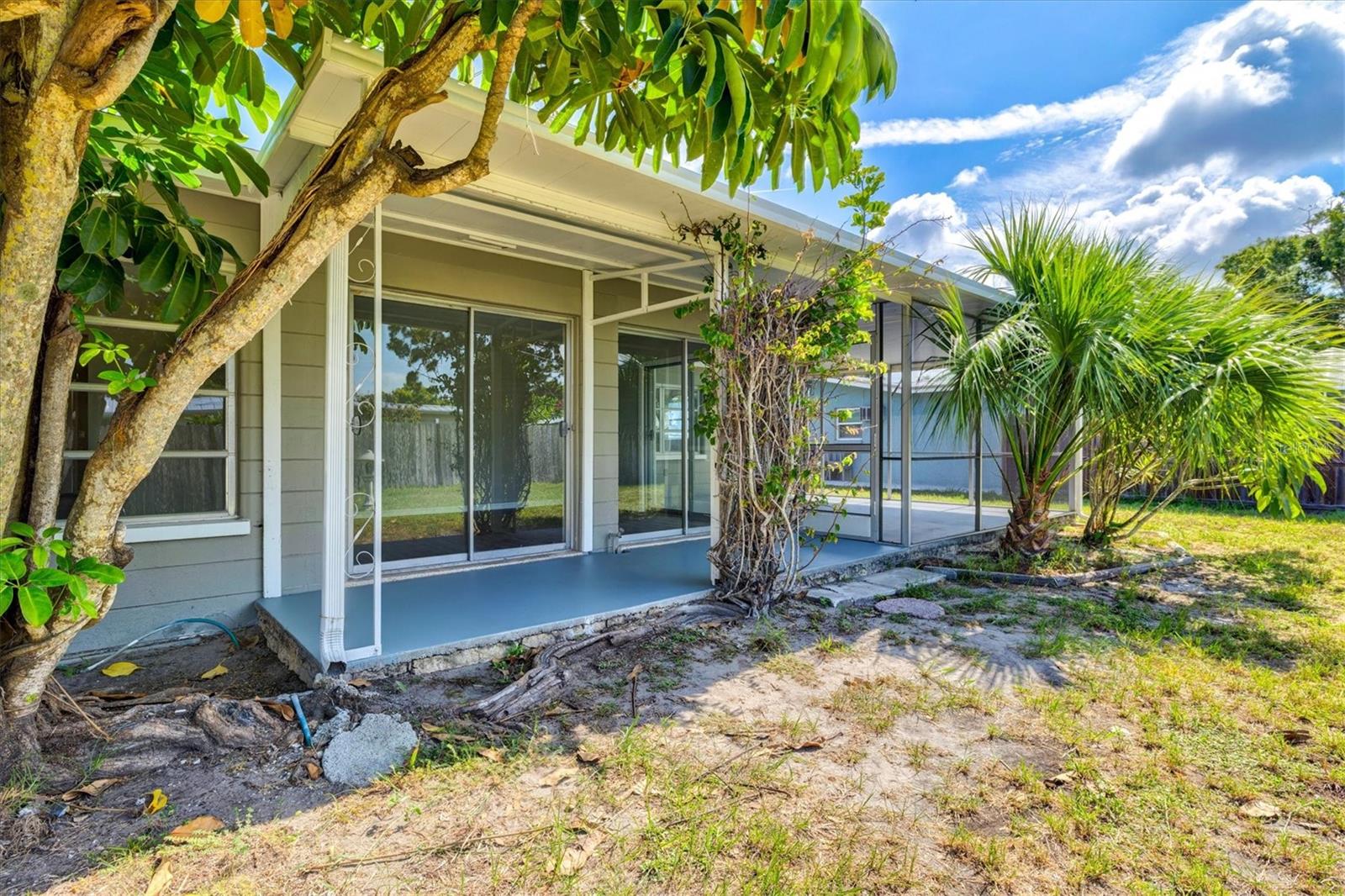 BEACH MANOR - Residential