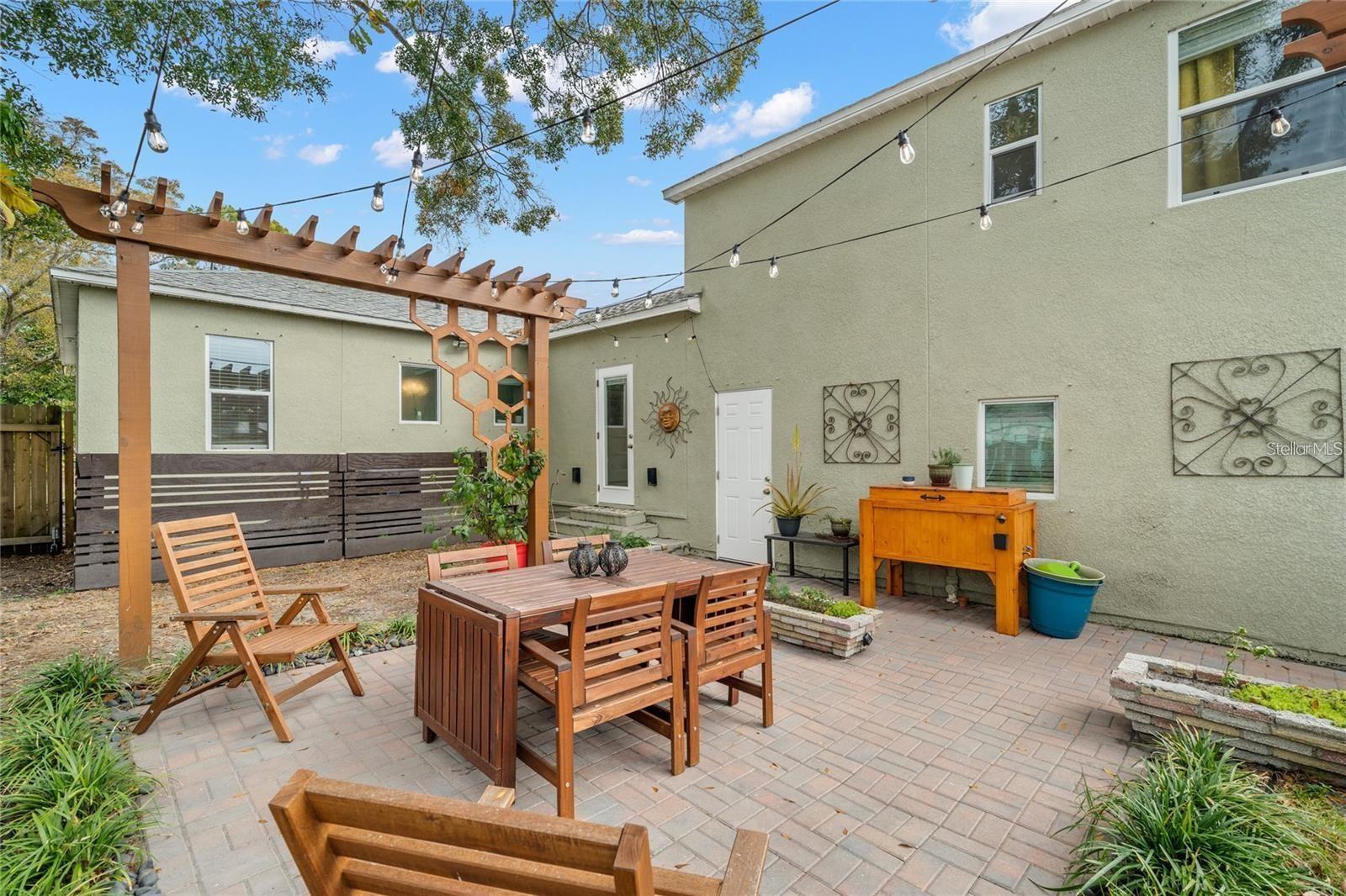 FLORAL VILLA ESTATES REP - Residential Lease