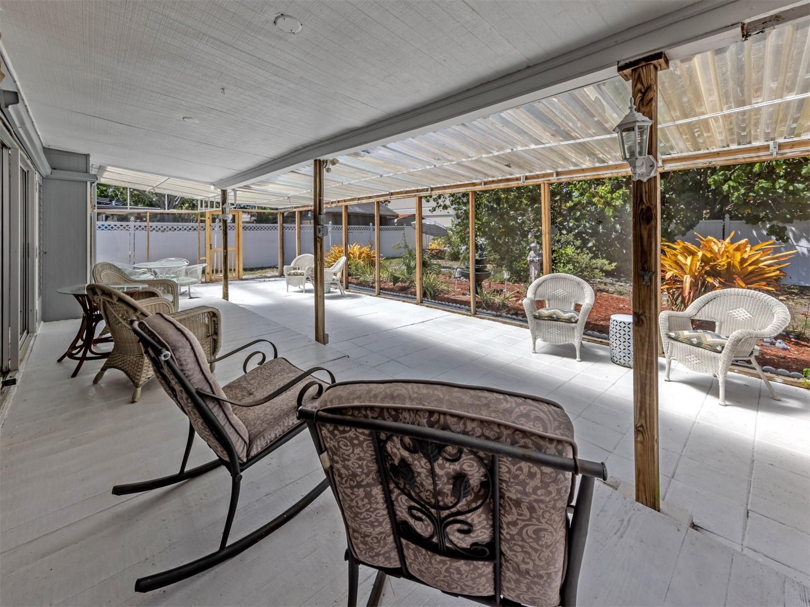 COUNTRY CLUB ESTATES - Residential