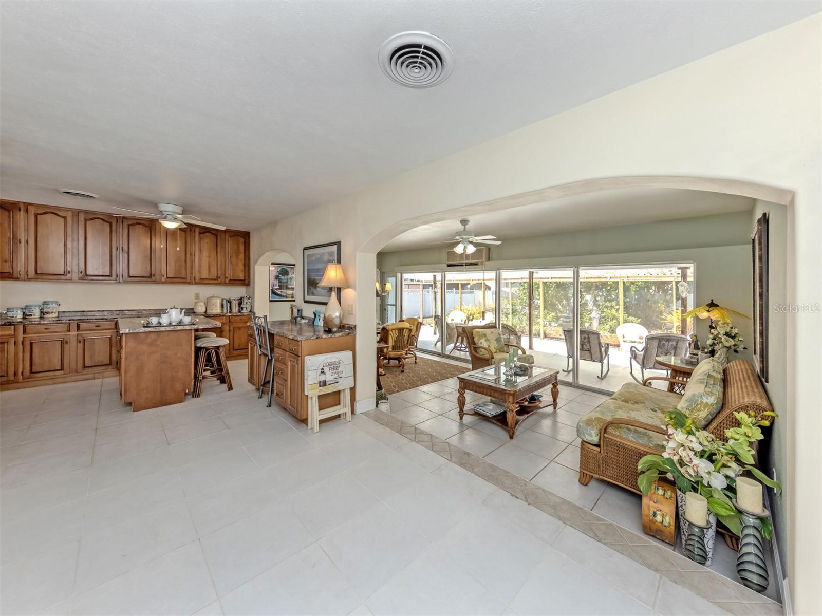 COUNTRY CLUB ESTATES - Residential
