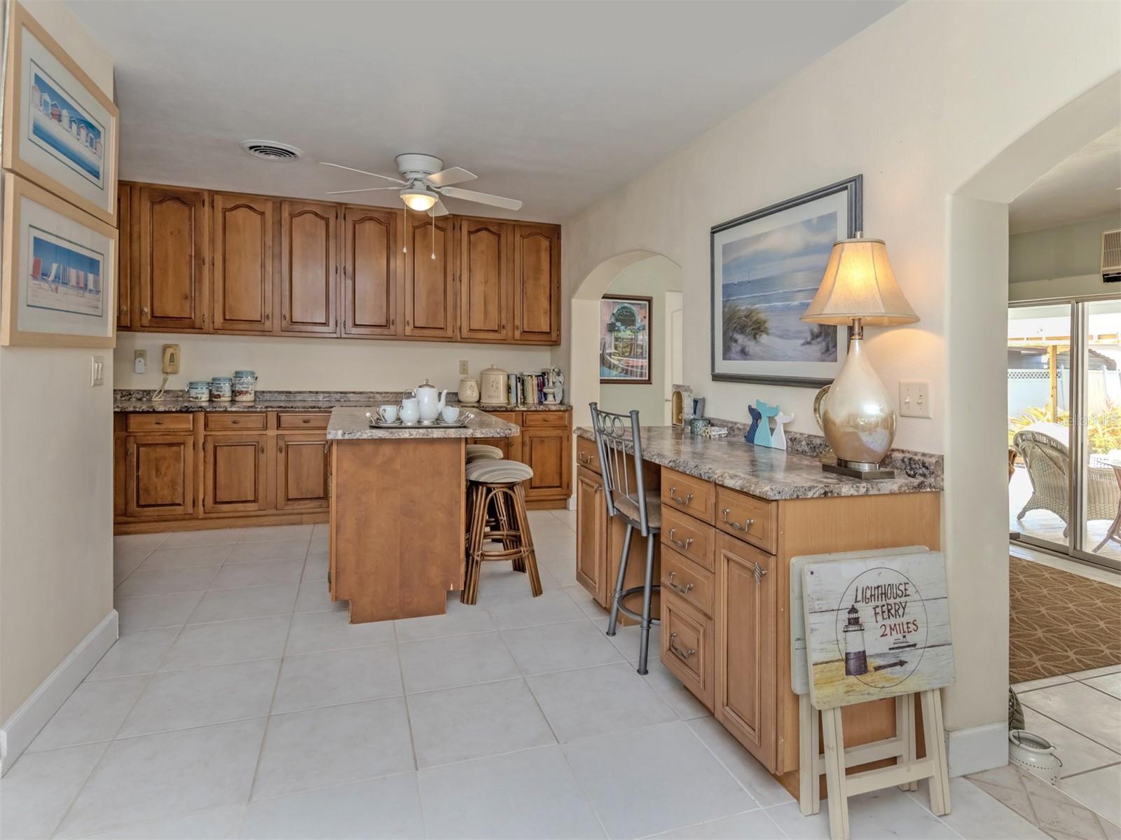 COUNTRY CLUB ESTATES - Residential
