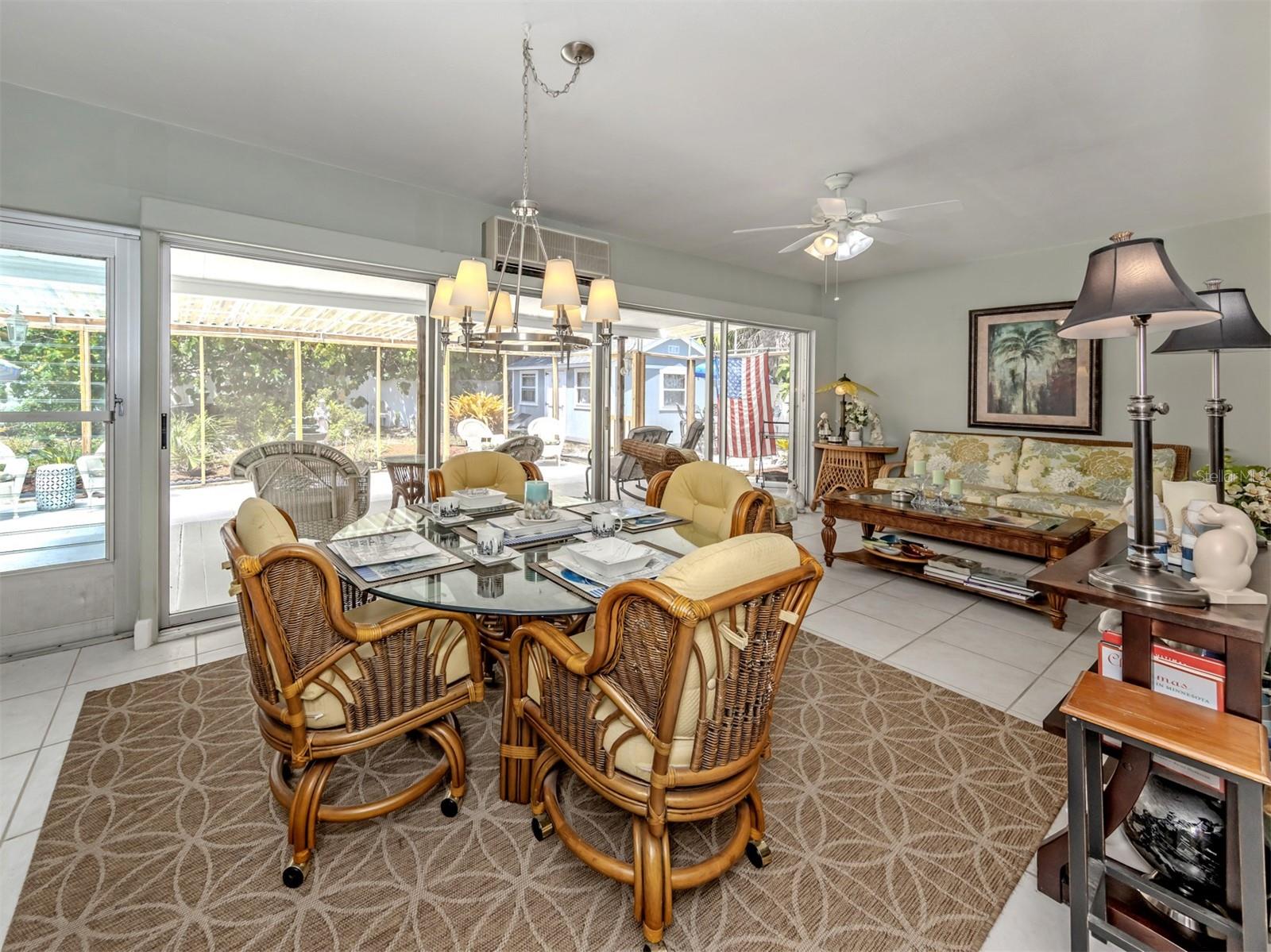 COUNTRY CLUB ESTATES - Residential