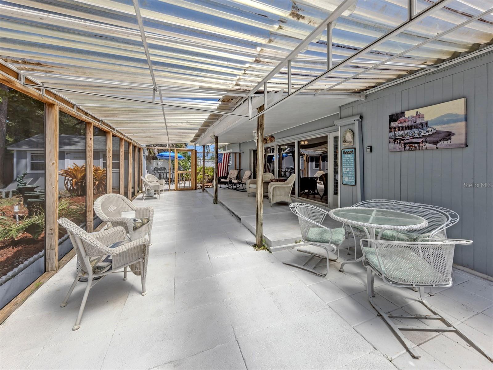 COUNTRY CLUB ESTATES - Residential