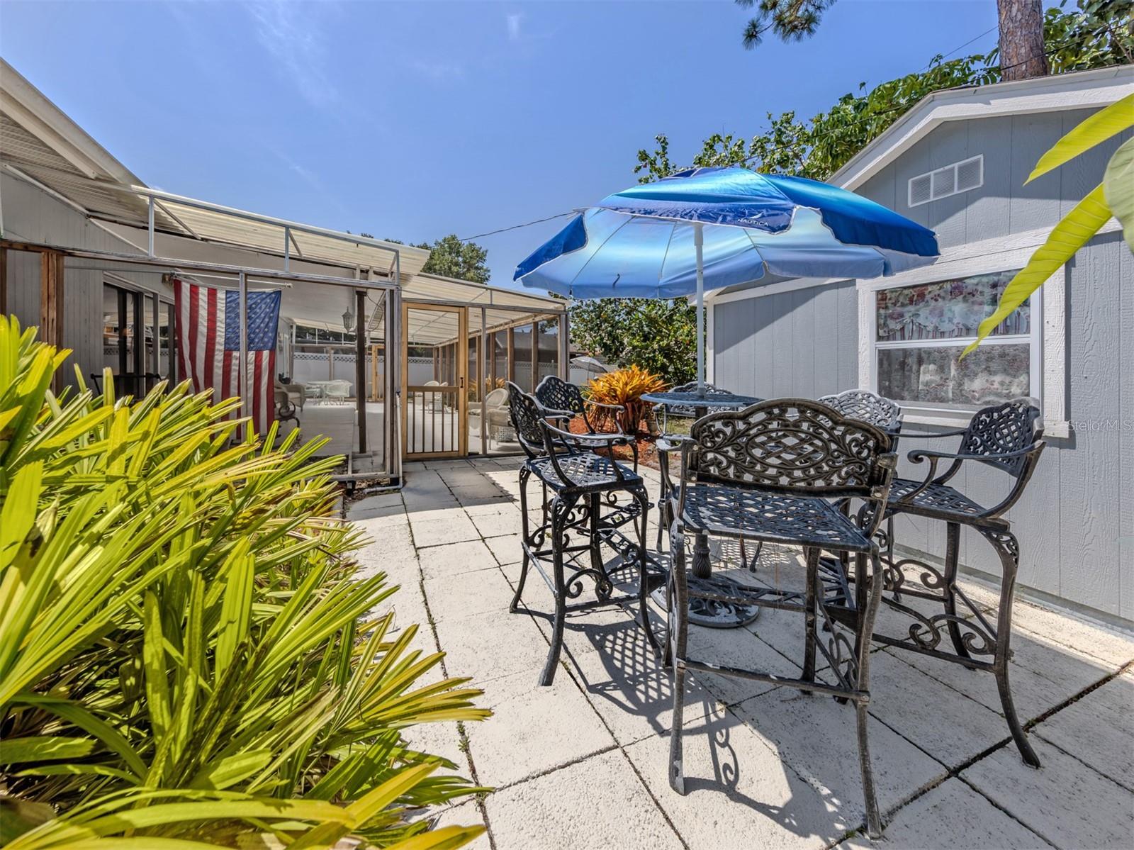 COUNTRY CLUB ESTATES - Residential