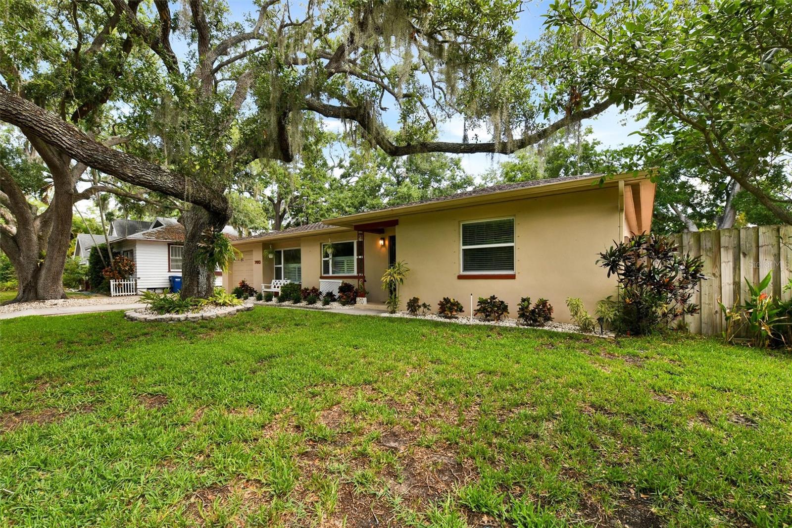 GROVE TERRACE - Residential