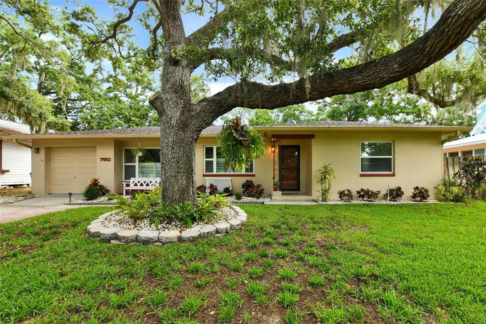 GROVE TERRACE - Residential