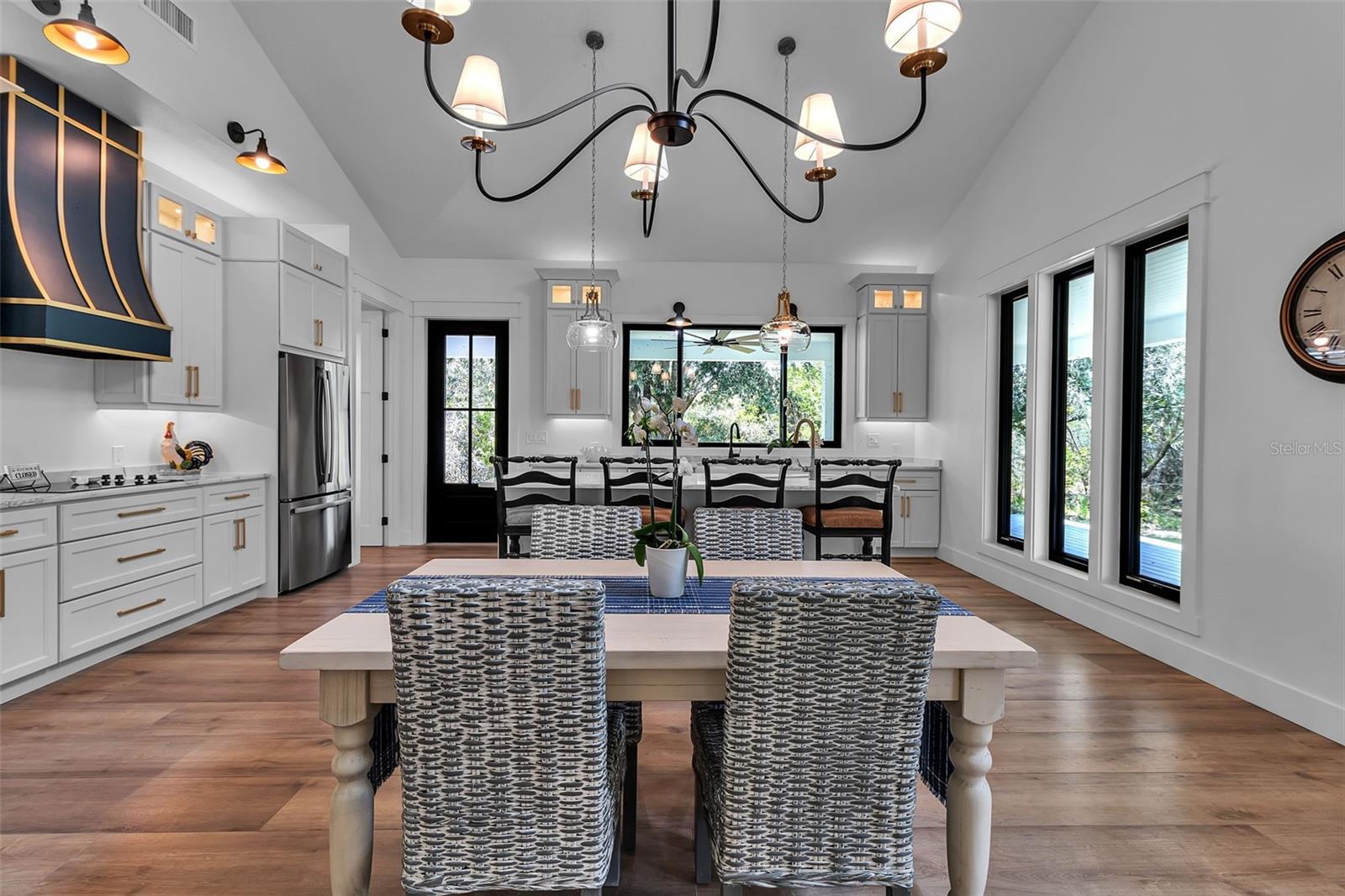 WINDING CREEK - Residential