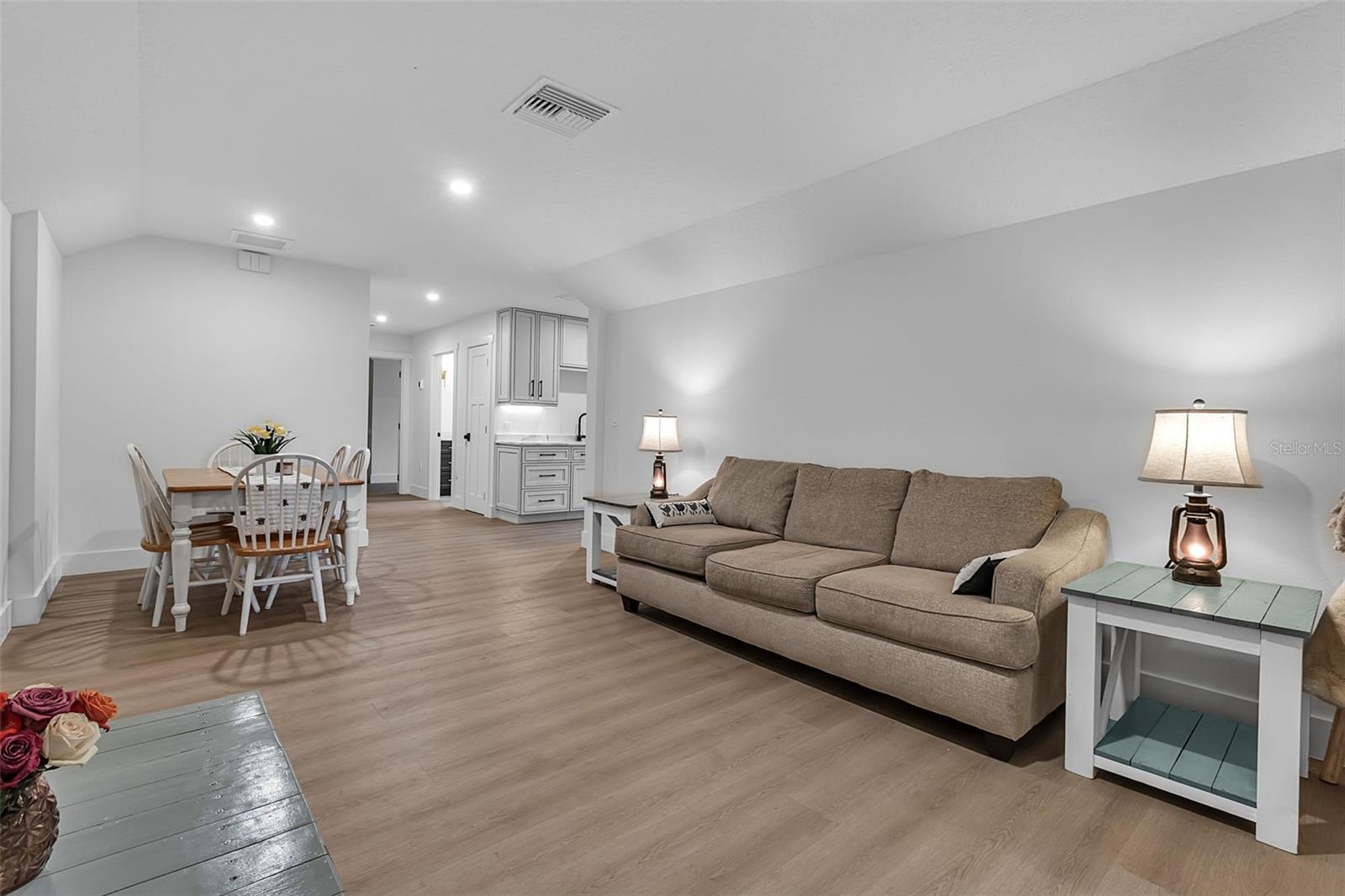 WINDING CREEK - Residential