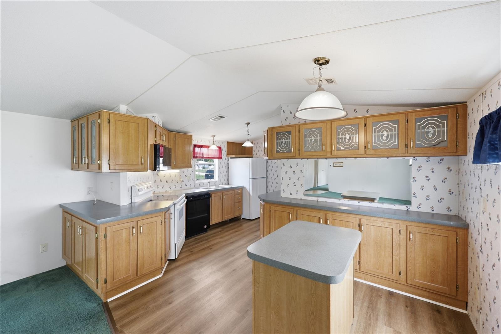 SILVERWOOD VILLAS - Residential