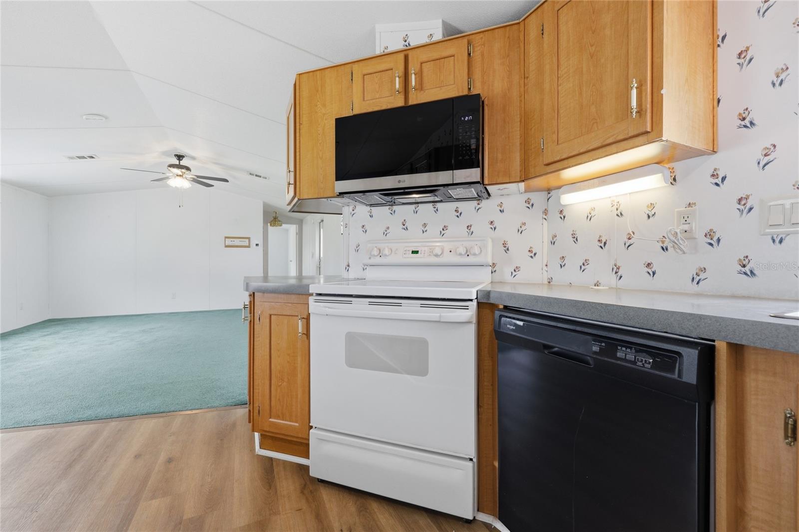 SILVERWOOD VILLAS - Residential