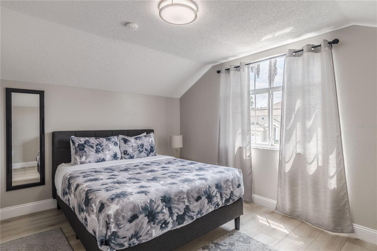 LAKE BERKLEY RESORT - Residential
