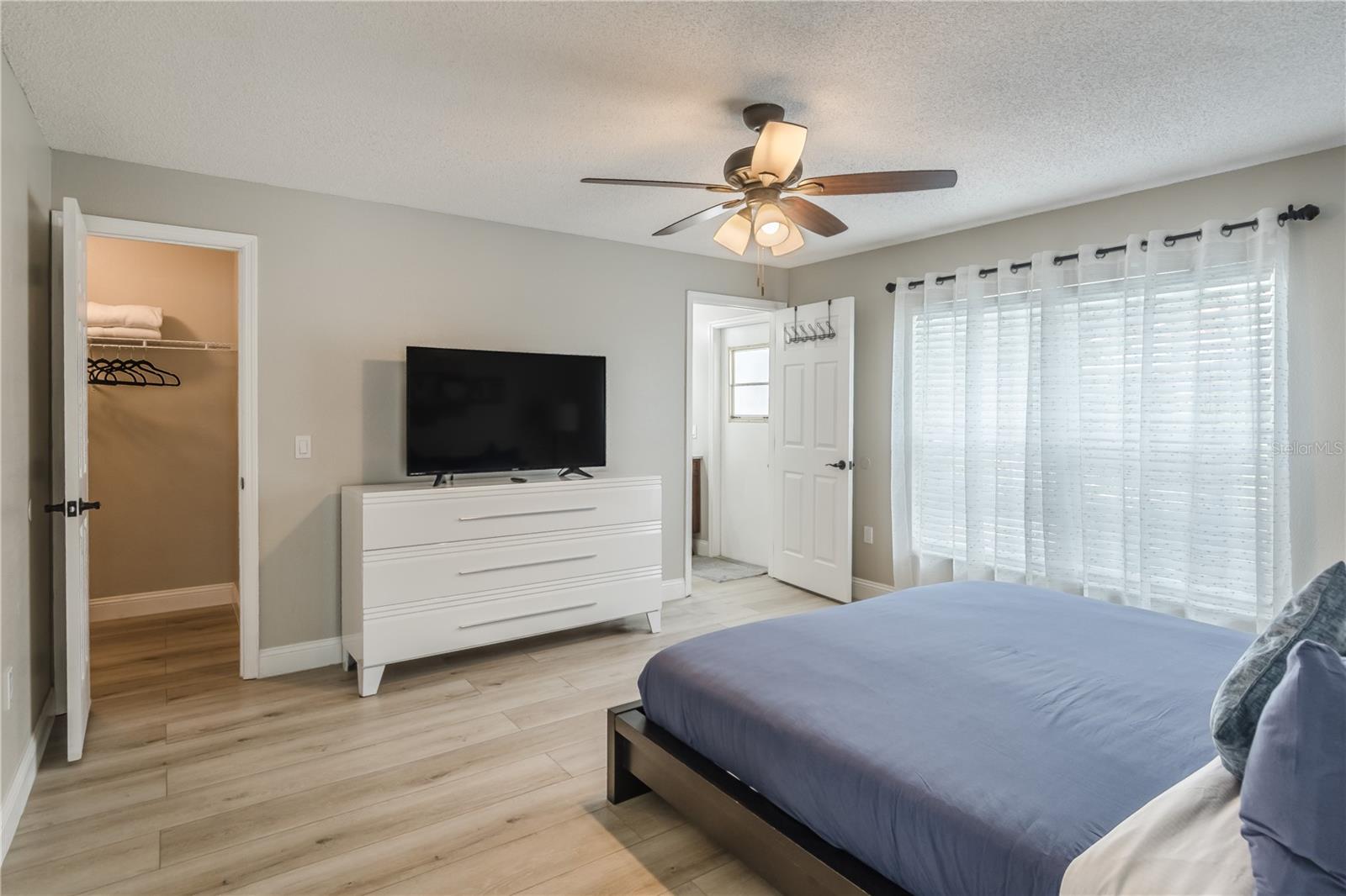 LAKE BERKLEY RESORT - Residential