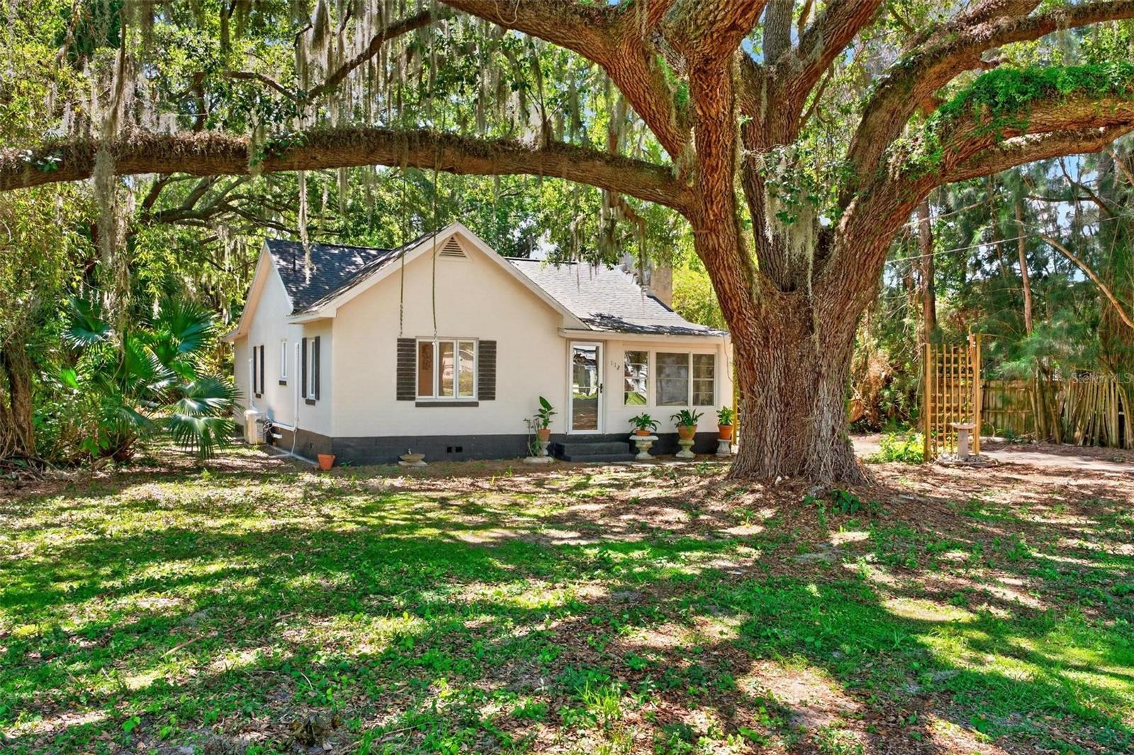 LEESBURG LAKE GRIFFIN PARK - Residential