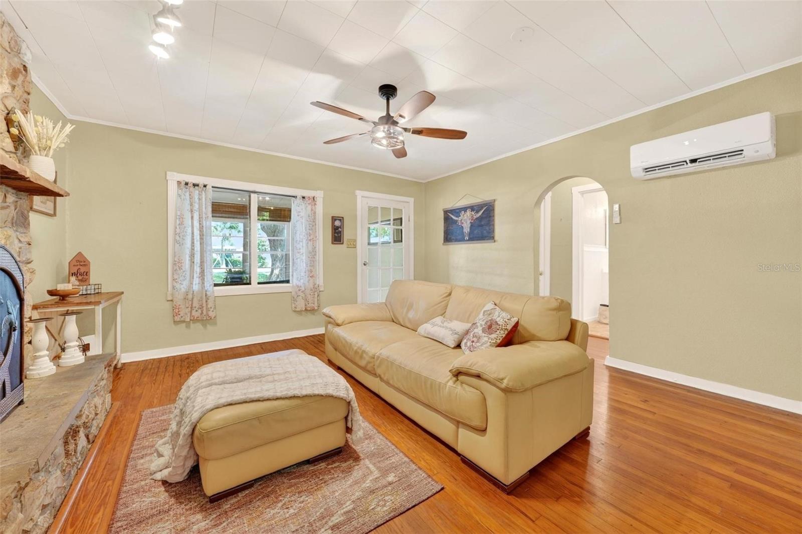 LEESBURG LAKE GRIFFIN PARK - Residential