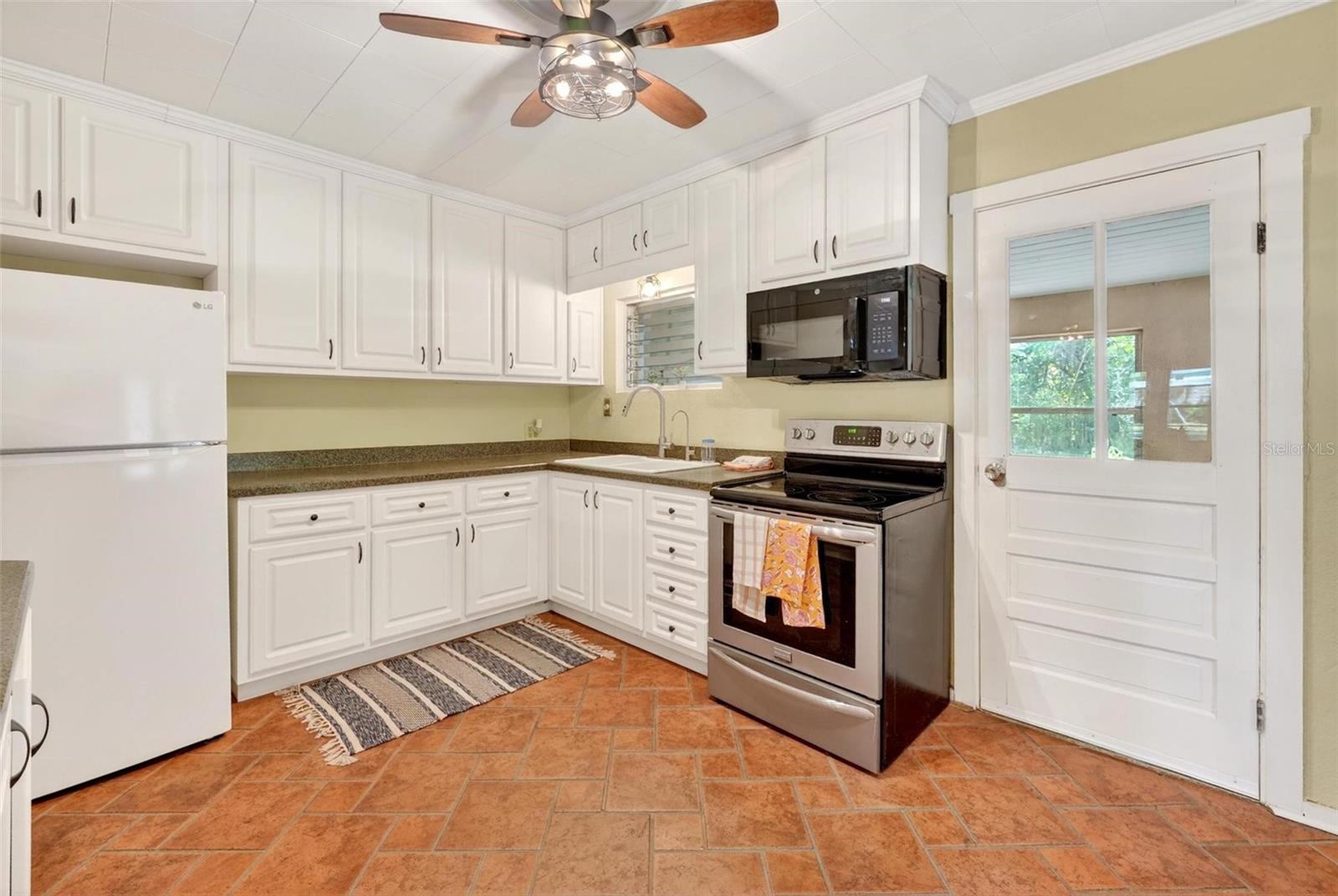 LEESBURG LAKE GRIFFIN PARK - Residential