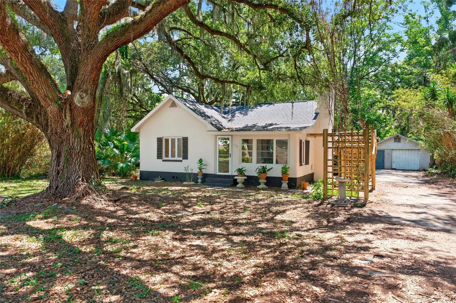 LEESBURG LAKE GRIFFIN PARK - Residential