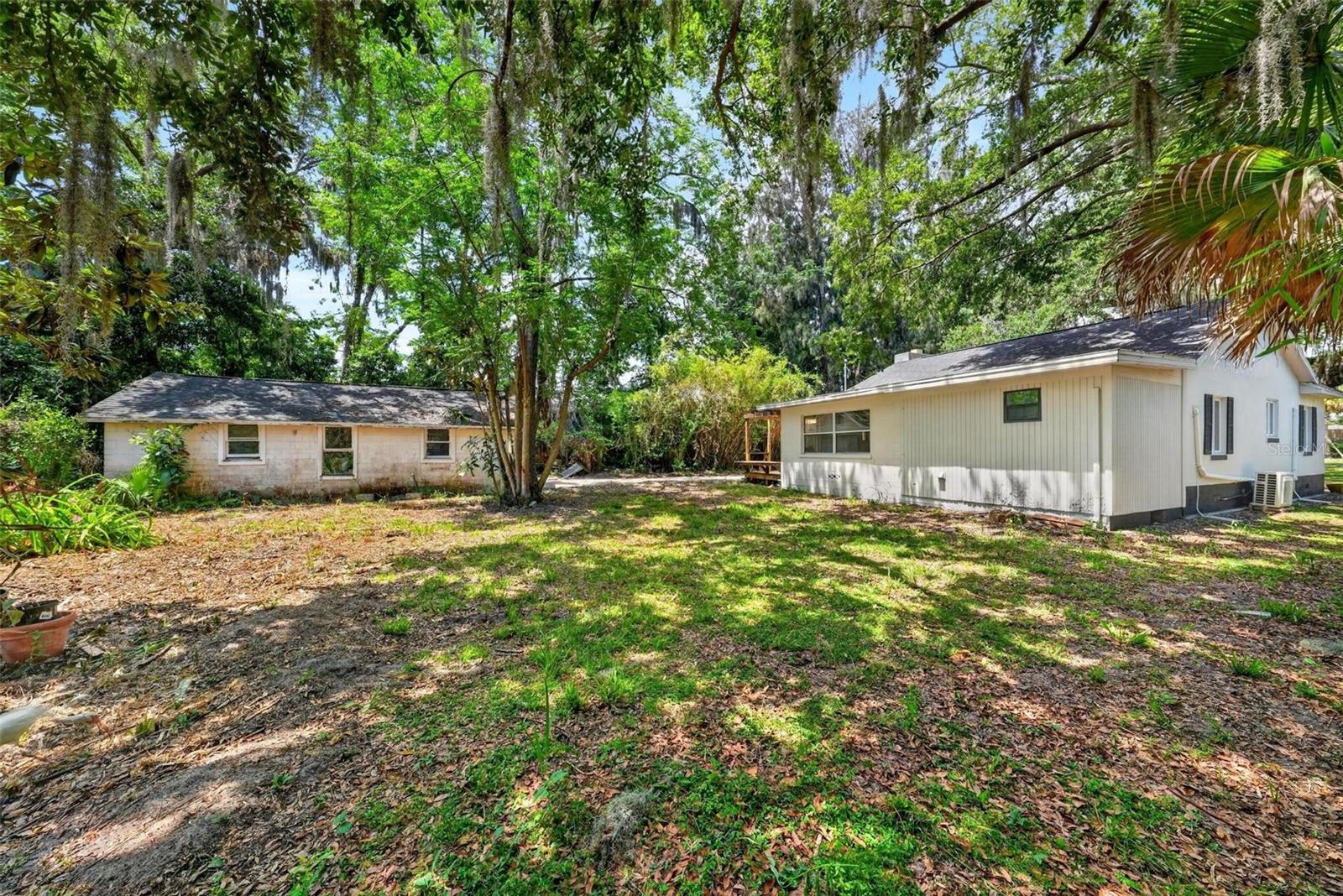 LEESBURG LAKE GRIFFIN PARK - Residential