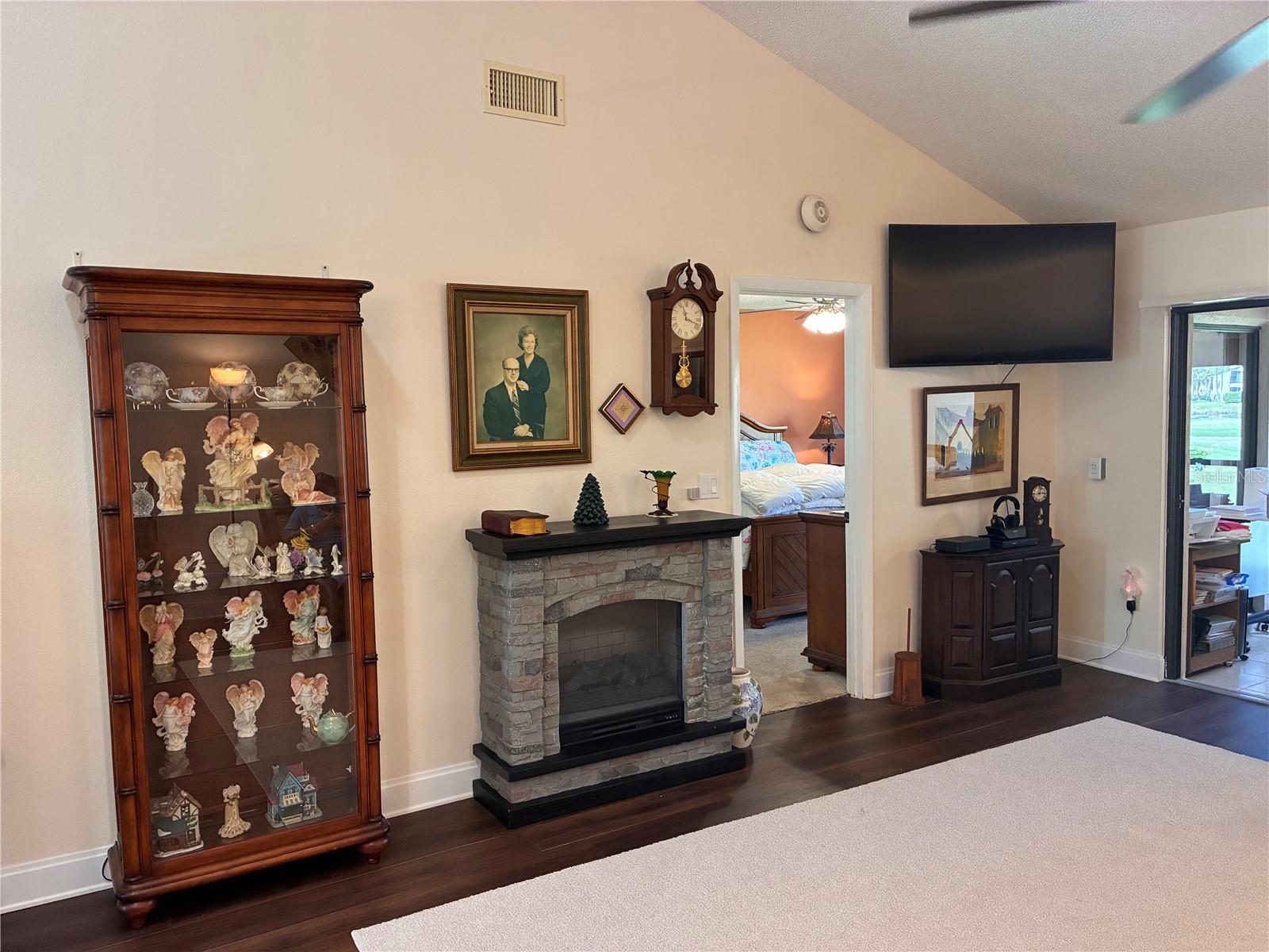 KINGSMERE - Residential