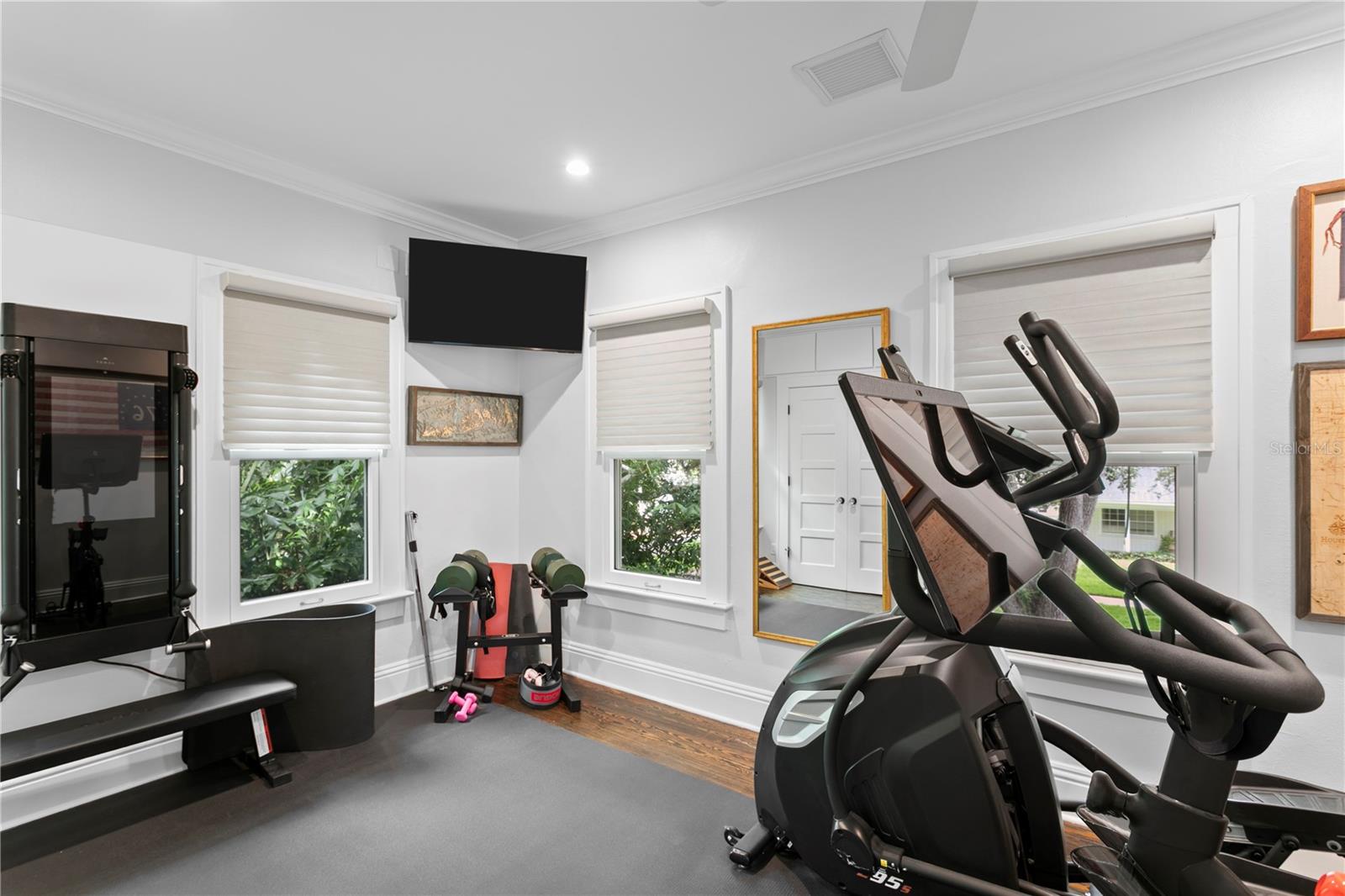 NEW SUBURB BEAUTIFUL - Residential