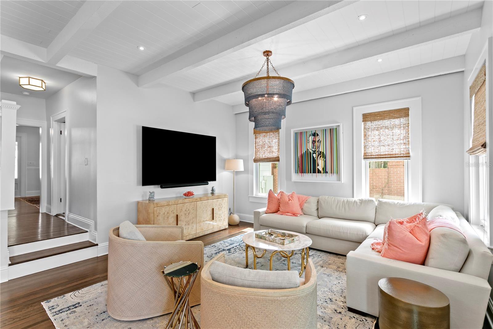 NEW SUBURB BEAUTIFUL - Residential