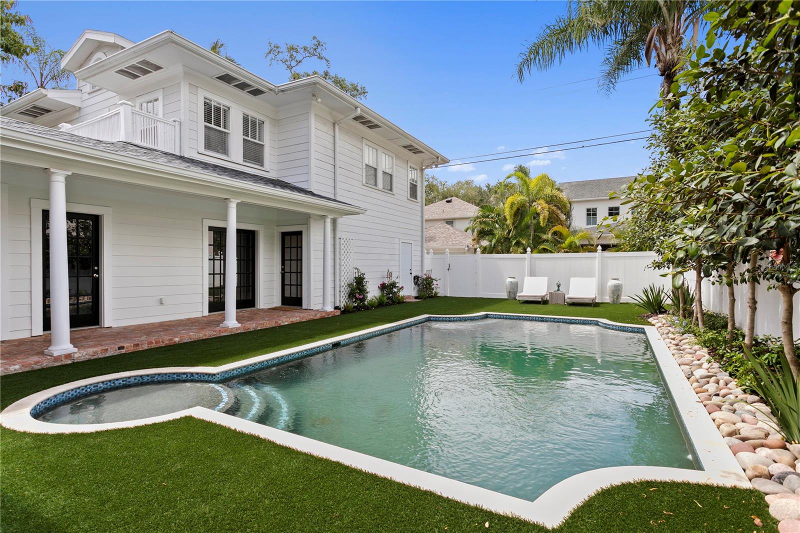 NEW SUBURB BEAUTIFUL - Residential