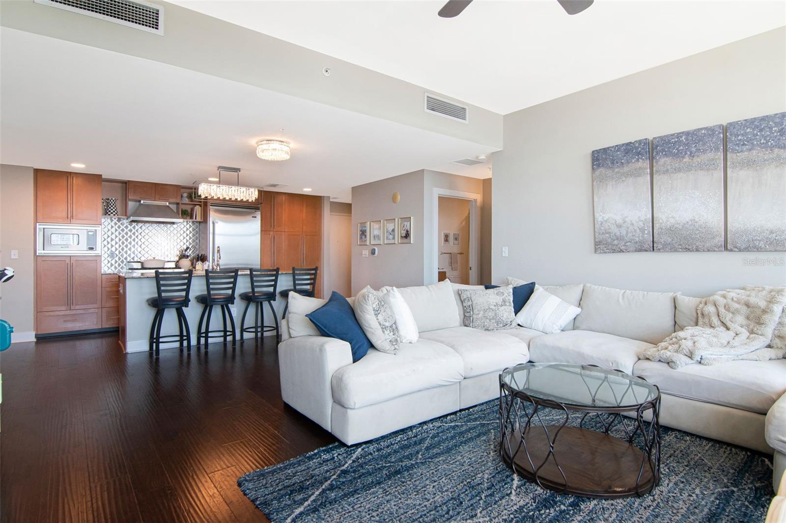 GRAND CENTRAL AT KENNEDY RESID - Residential