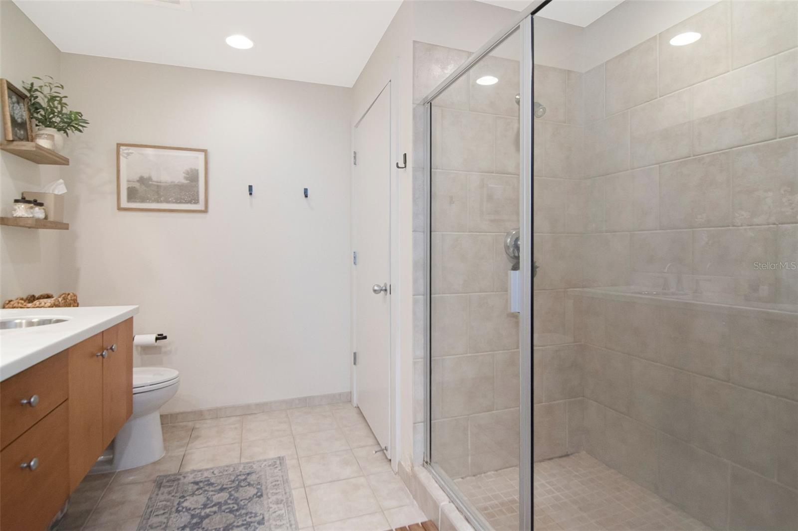 GRAND CENTRAL AT KENNEDY RESID - Residential