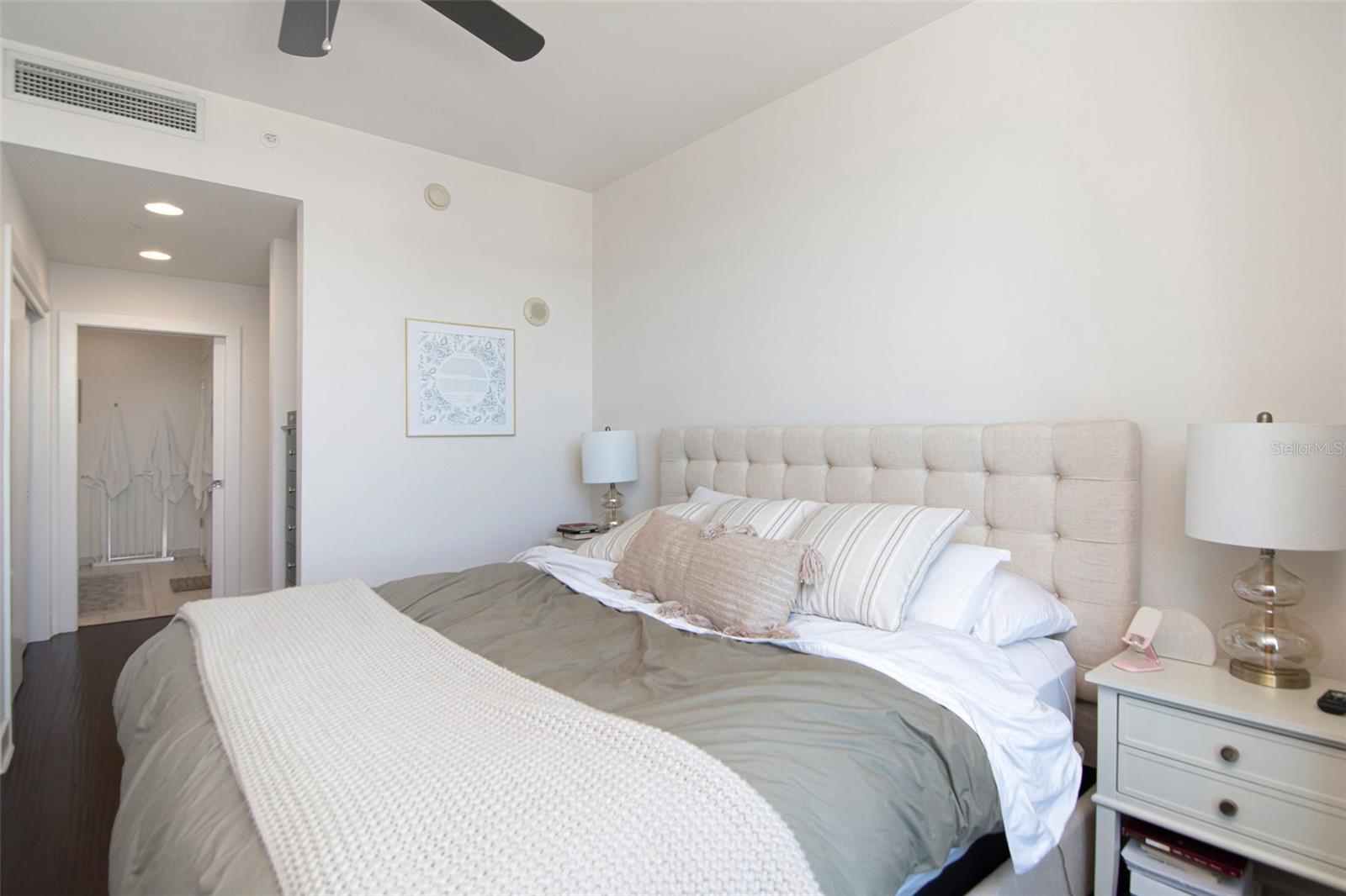 GRAND CENTRAL AT KENNEDY RESID - Residential