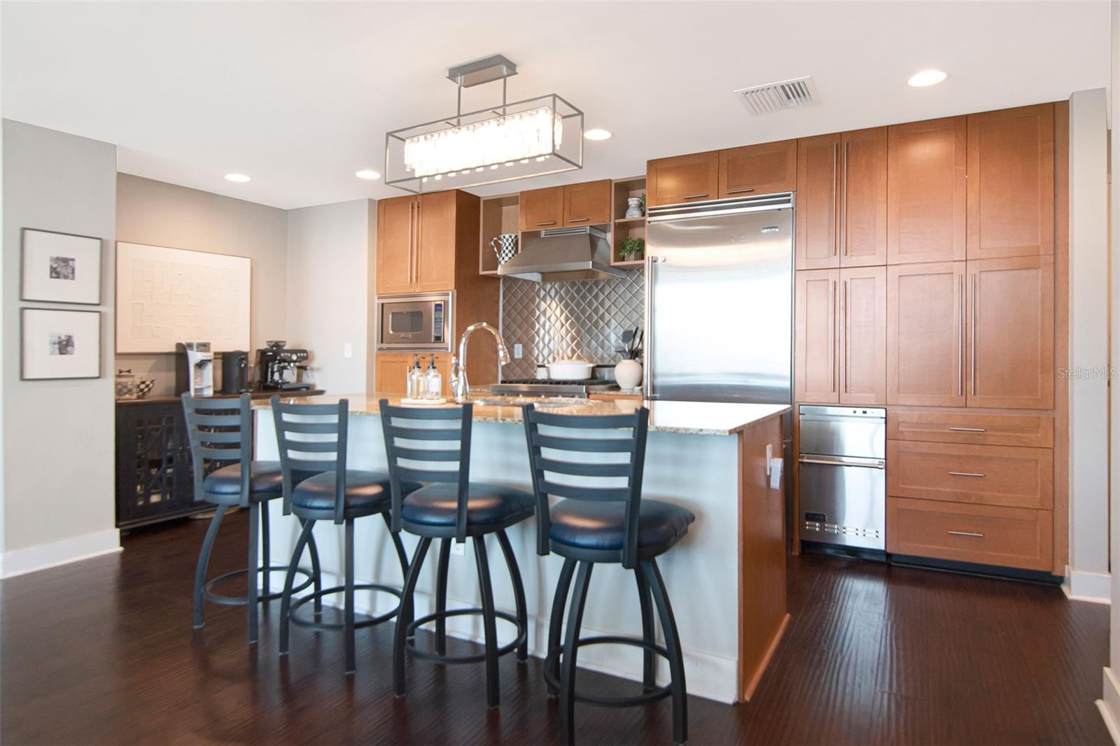 GRAND CENTRAL AT KENNEDY RESID - Residential